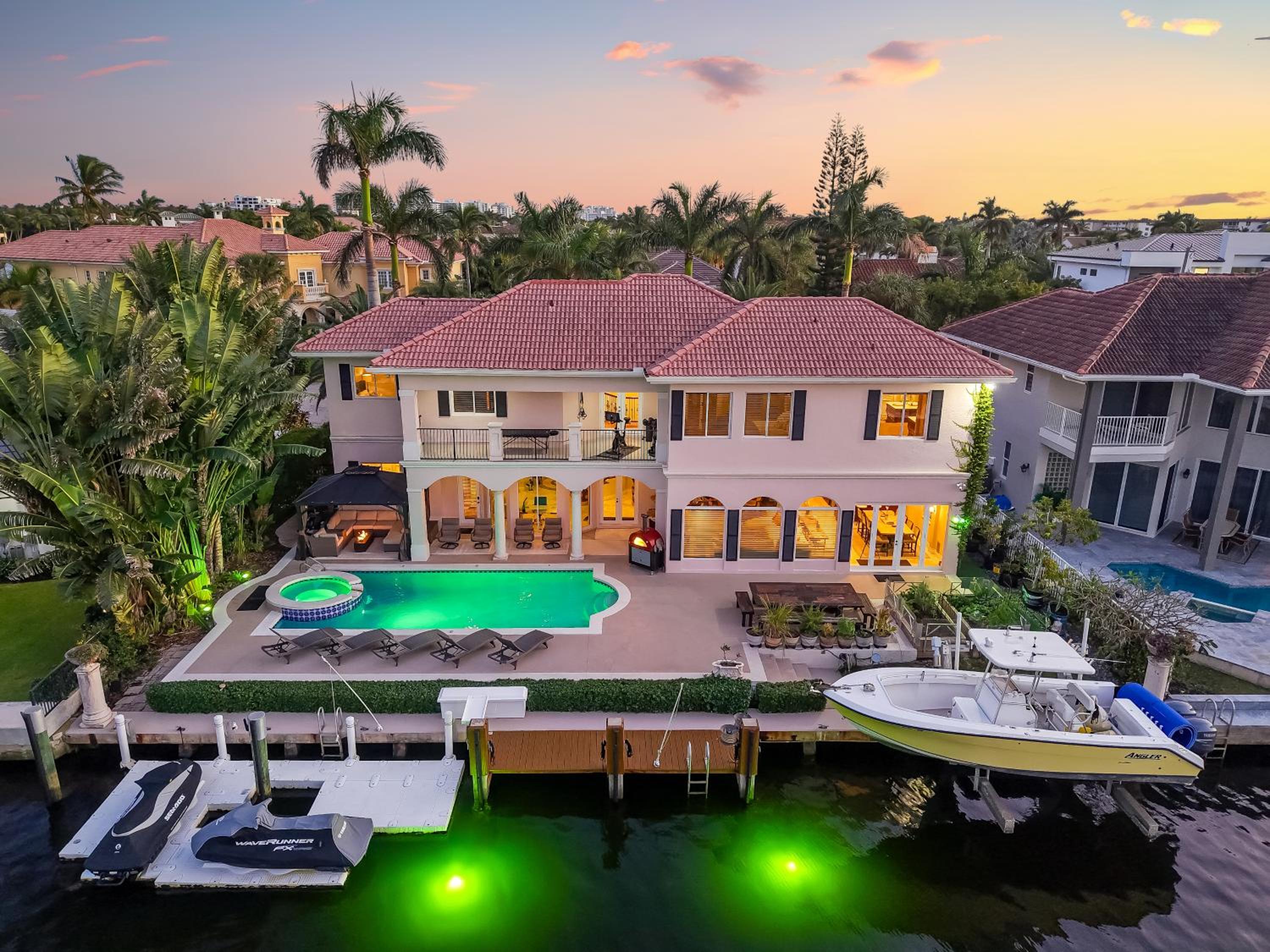 Four-Bedroom Deluxe Home - Oceanfront photo 2
