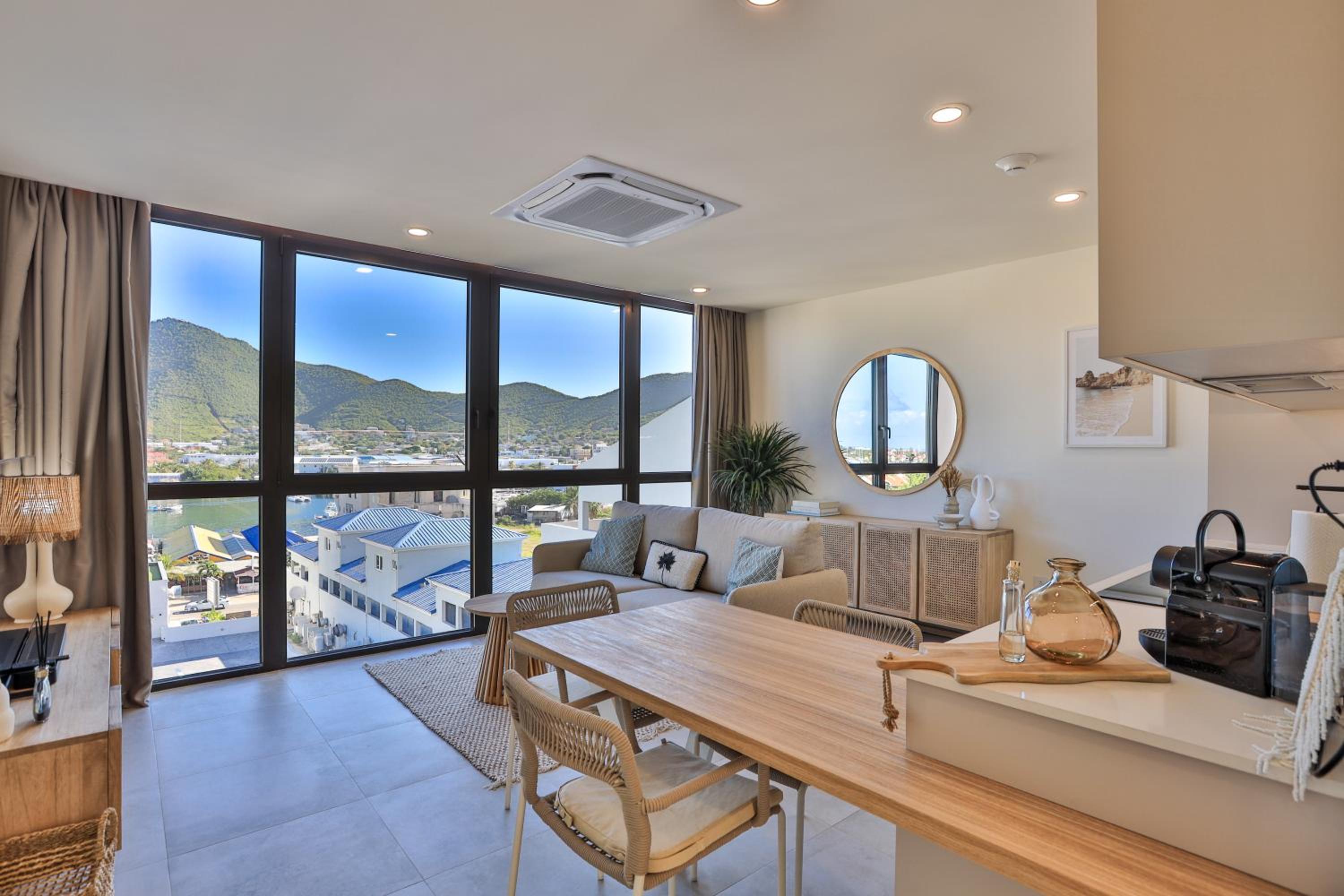 One-Bedroom Apartment with View