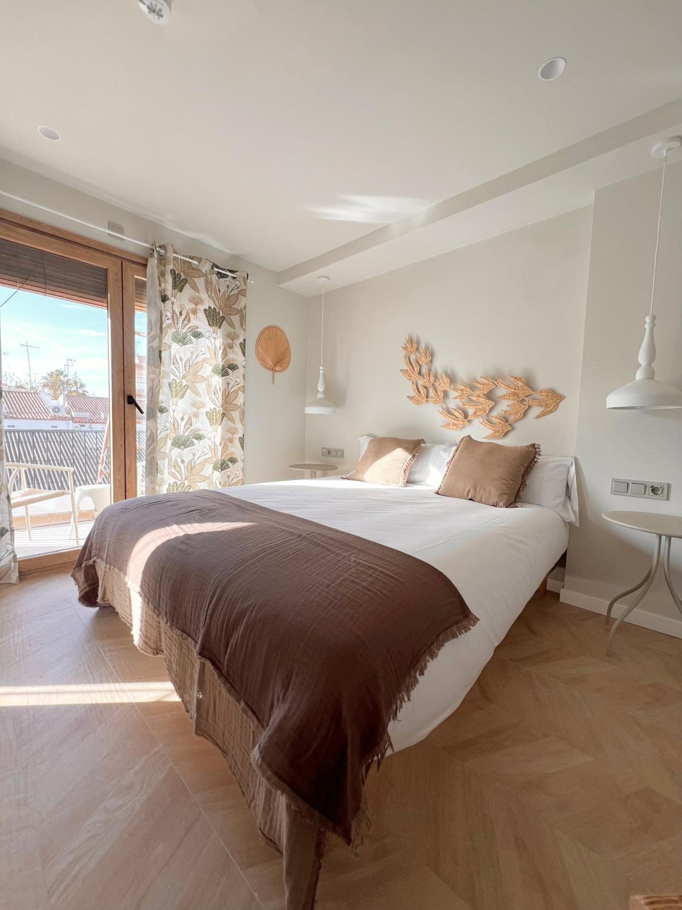 Two-Bedroom Deluxe Apartment with Balcony photo 2