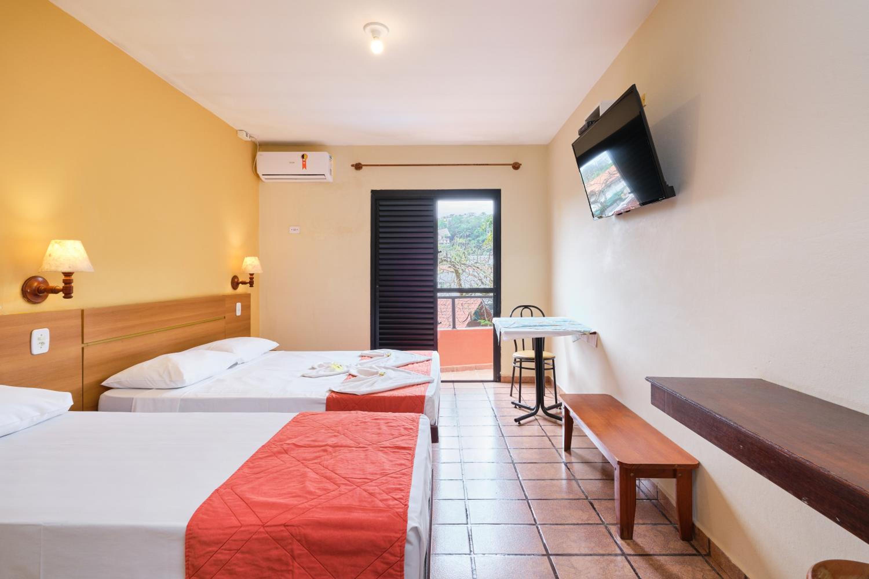 Suite Triple Room photo 1