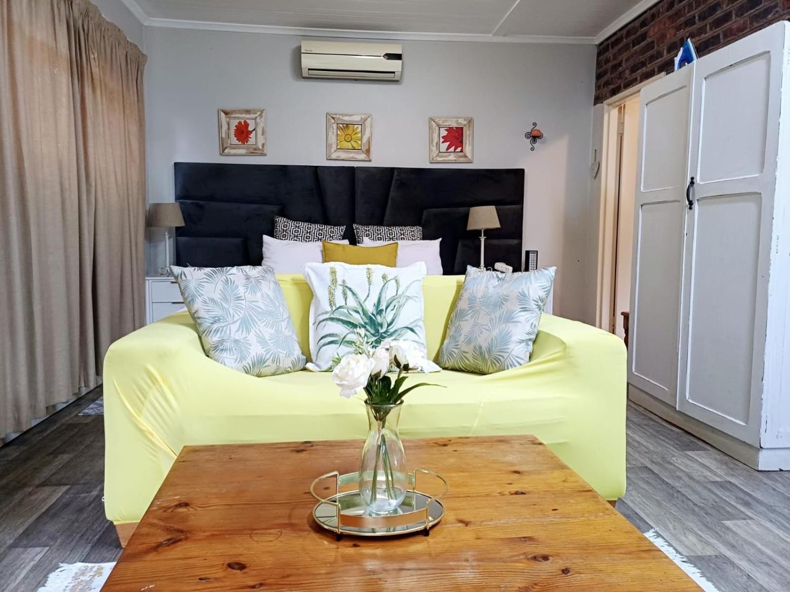 Double Room with Private Bathroom - Photo 4
