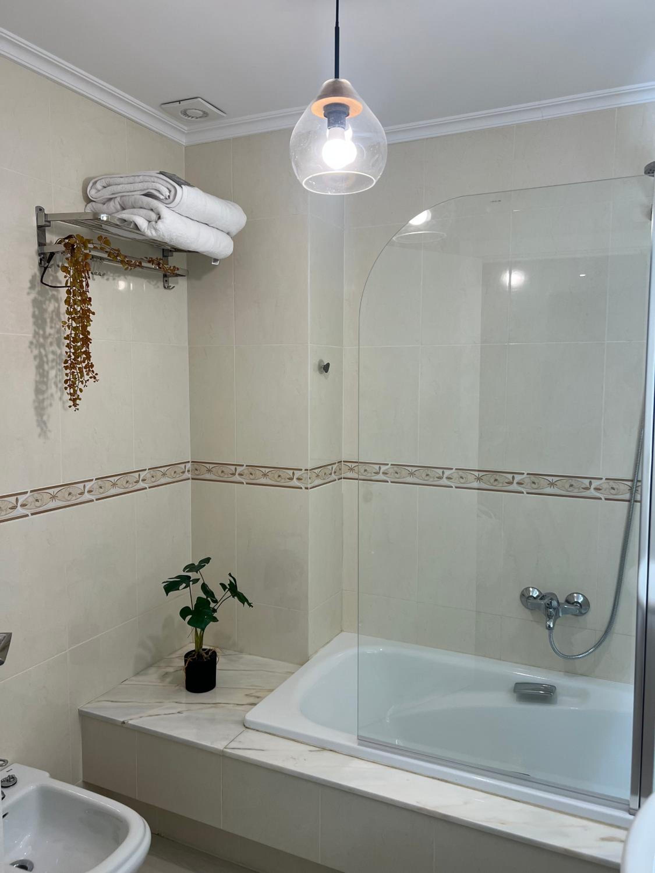 Two-Bedroom Apartment with Balcony and Sea View photo 2