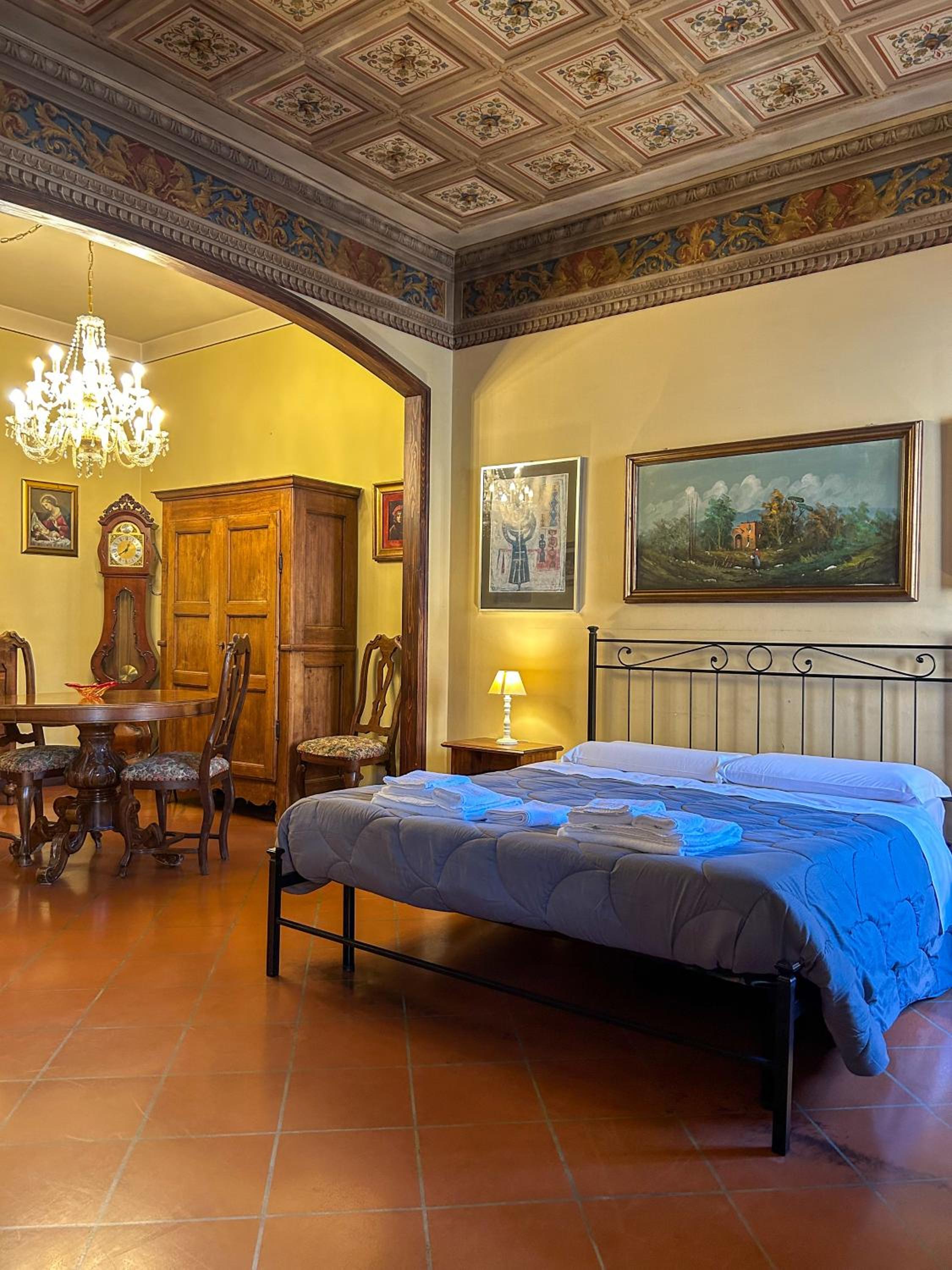 Standard Double Room with Shared Bathroom photo 3