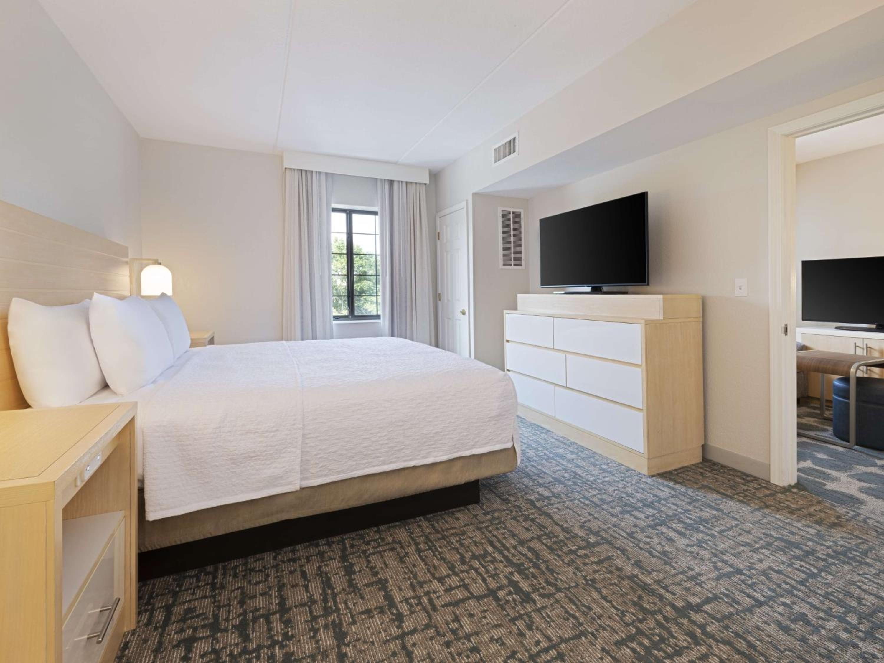 Two-Bedroom Suite with King and Double Beds - Photo 3