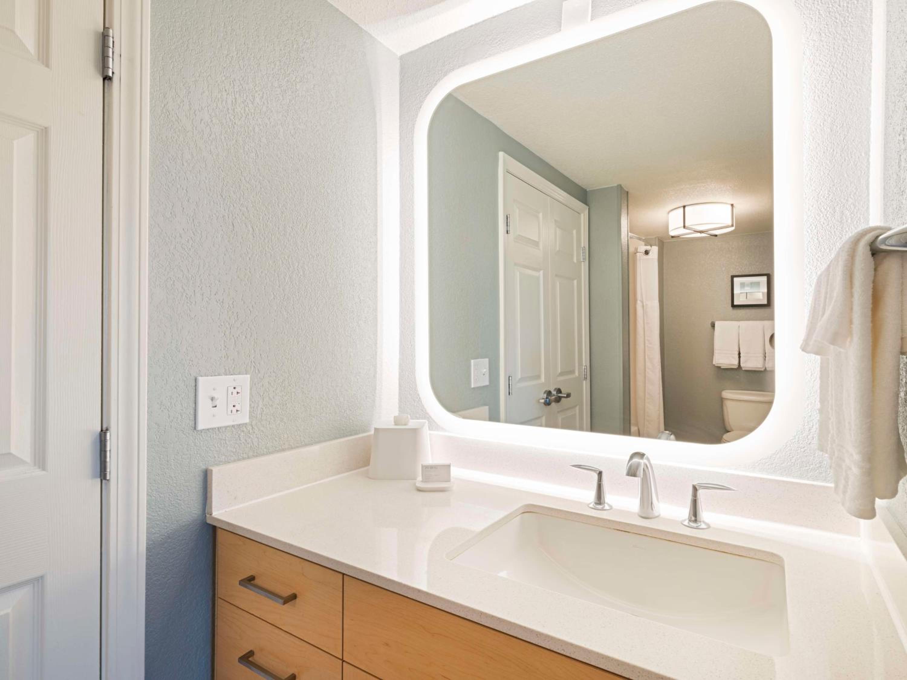 King Studio Suite - Photo 2