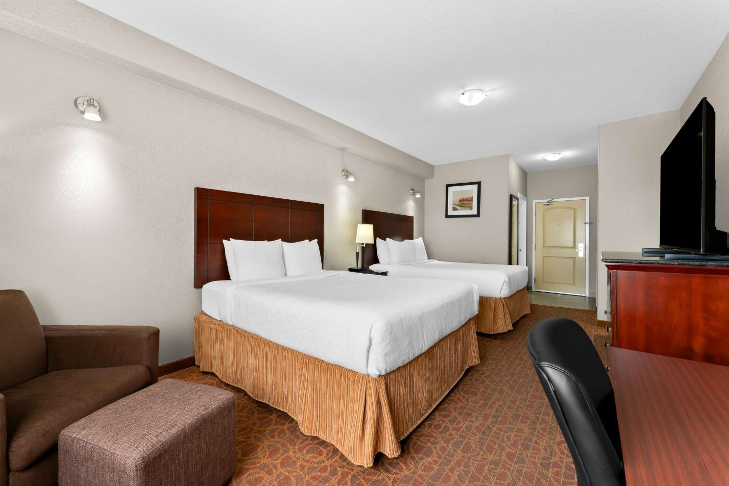 Queen Room with Two Queen Beds - Non-Smoking - Photo 2