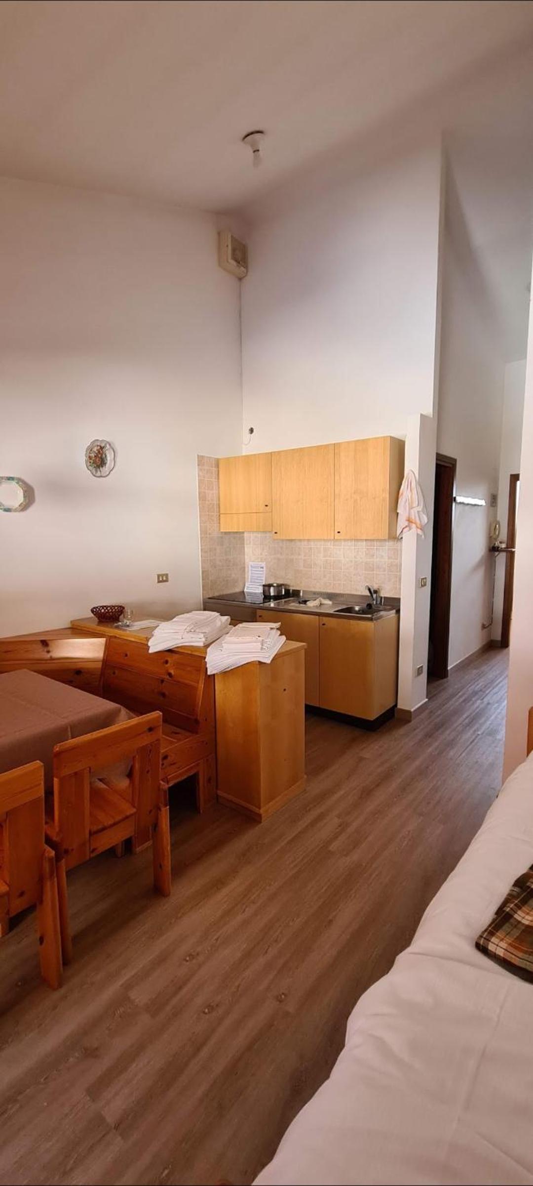 One-Bedroom Apartment photo 1