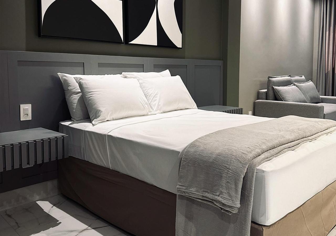 Deluxe Double Room (2 Adults + 1 Child)