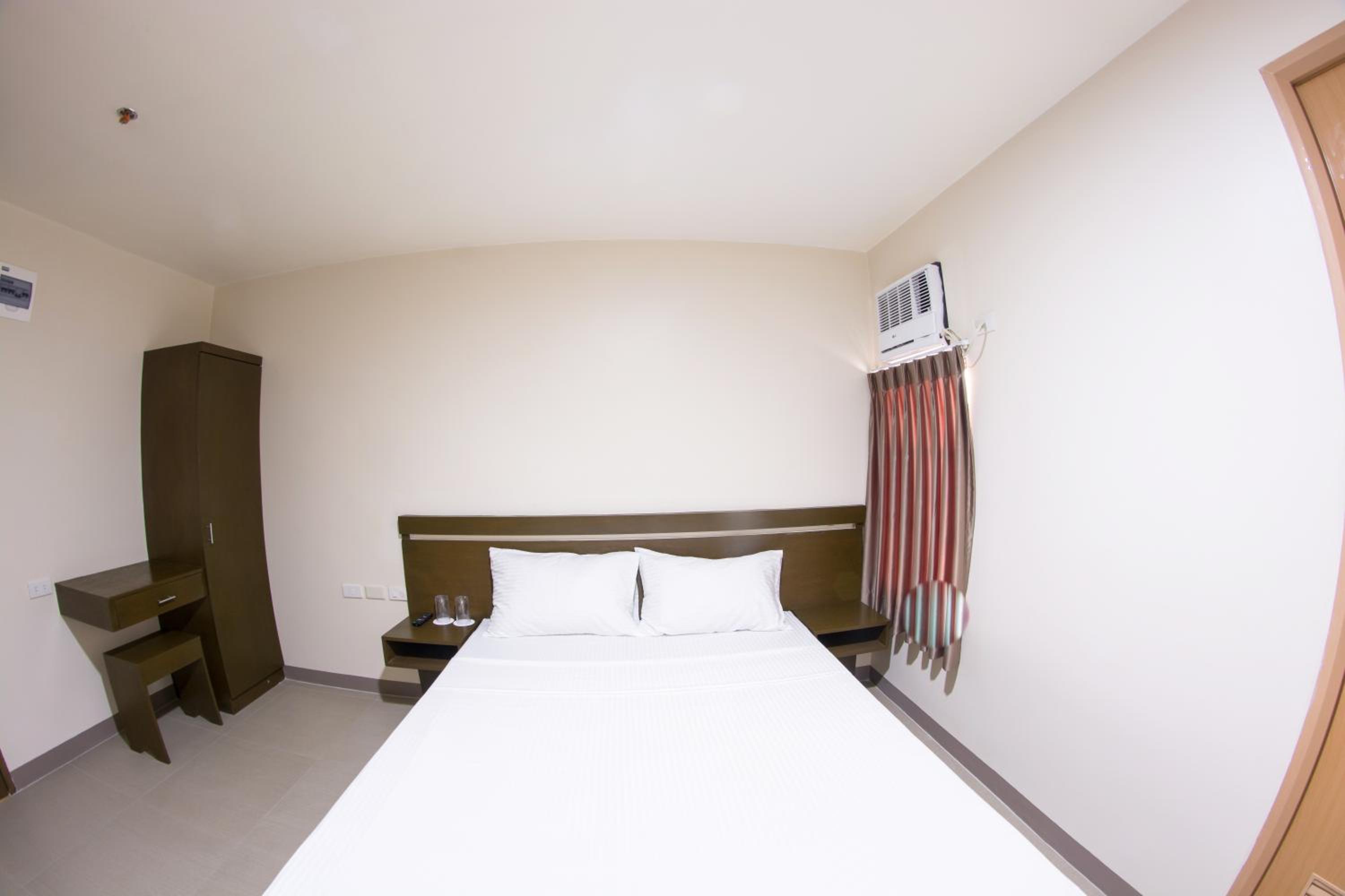 Deluxe Queen Room photo 2