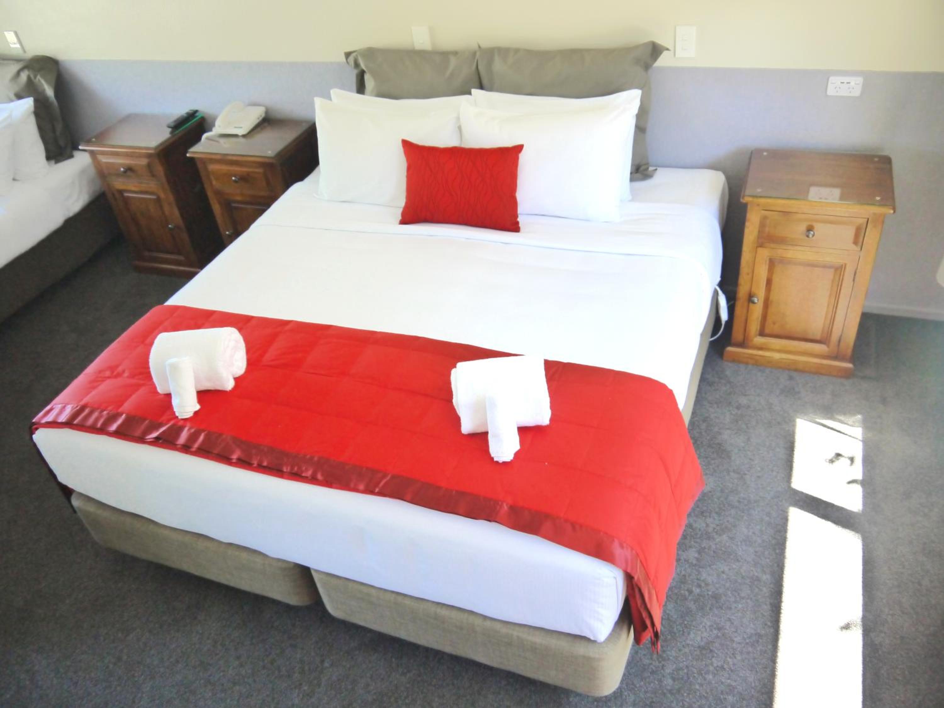 One-Bedroom Apartment with Kitchen and Spa Bath - Photo 21