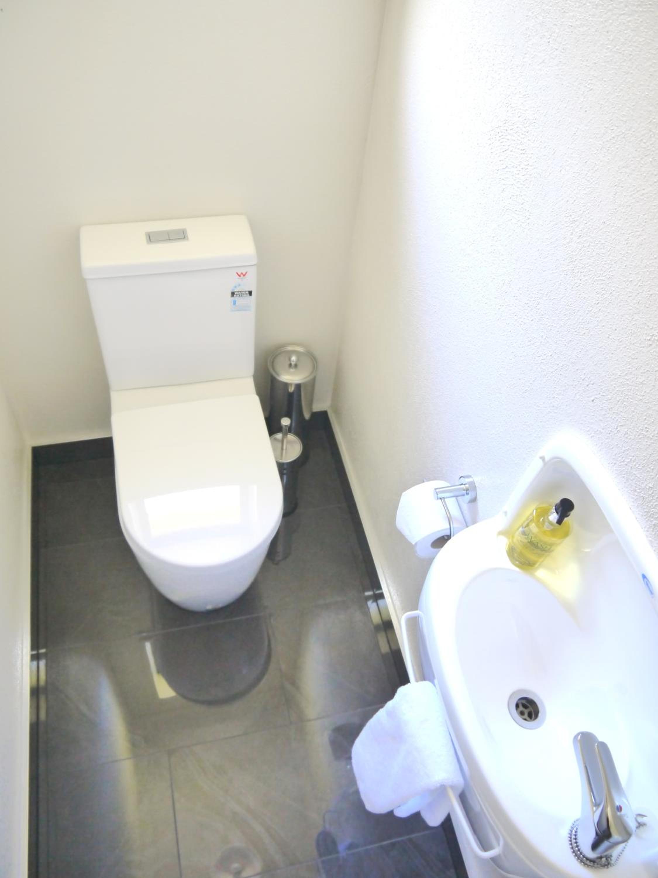 One-Bedroom Apartment with Kitchen and Spa Bath - Photo 19