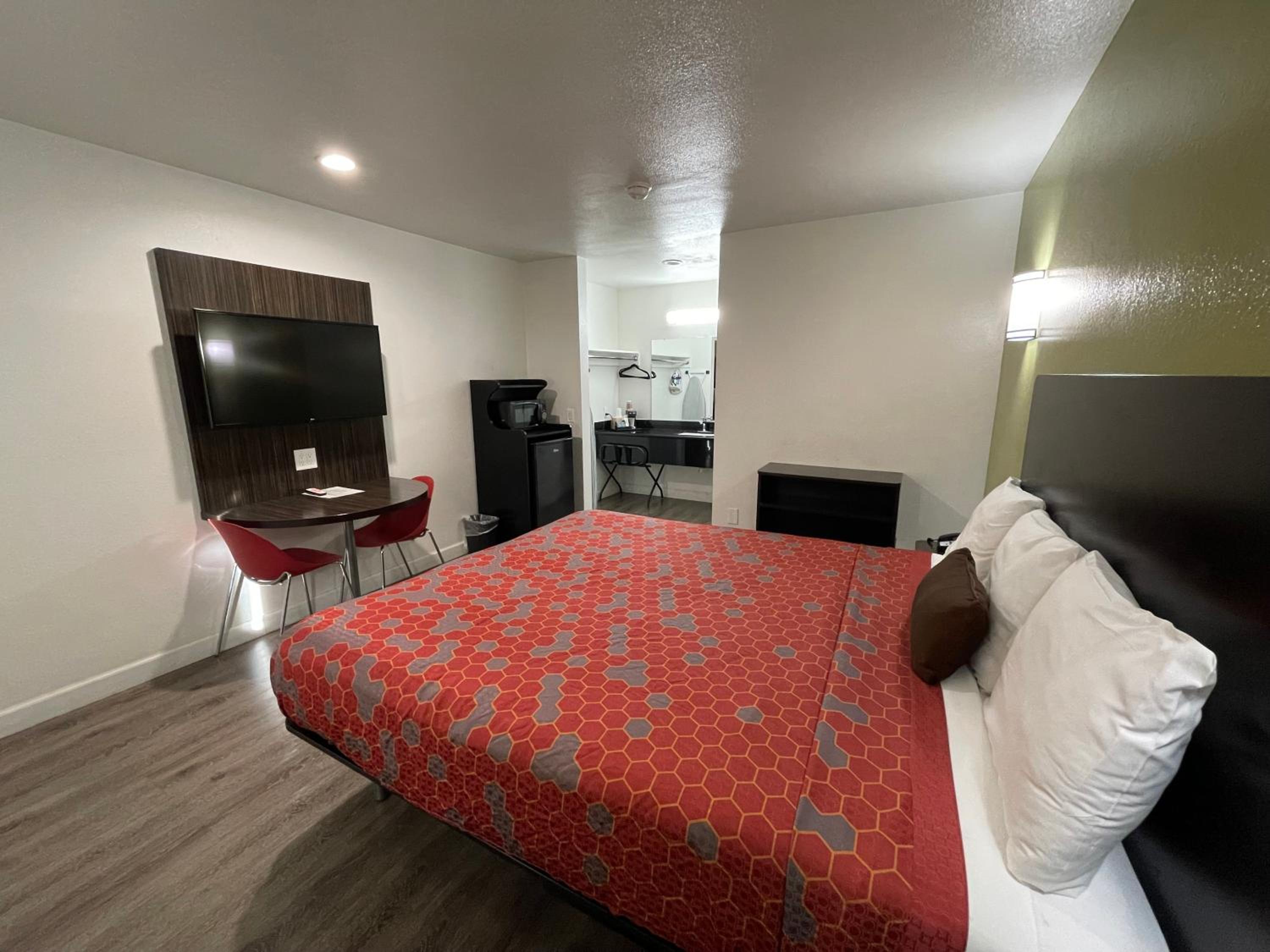 King Room Non Smoking - Photo 1