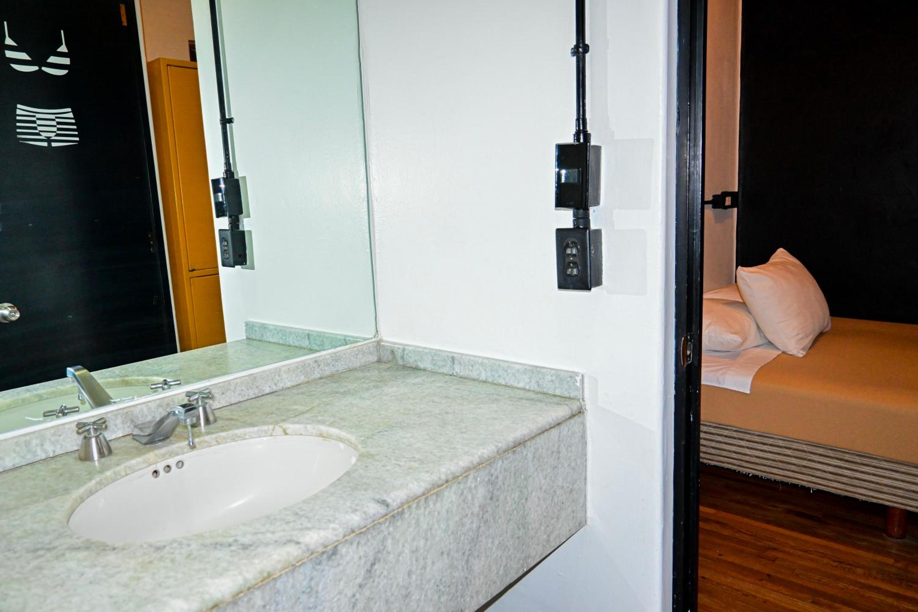 Double Room with Private Bathroom photo 3