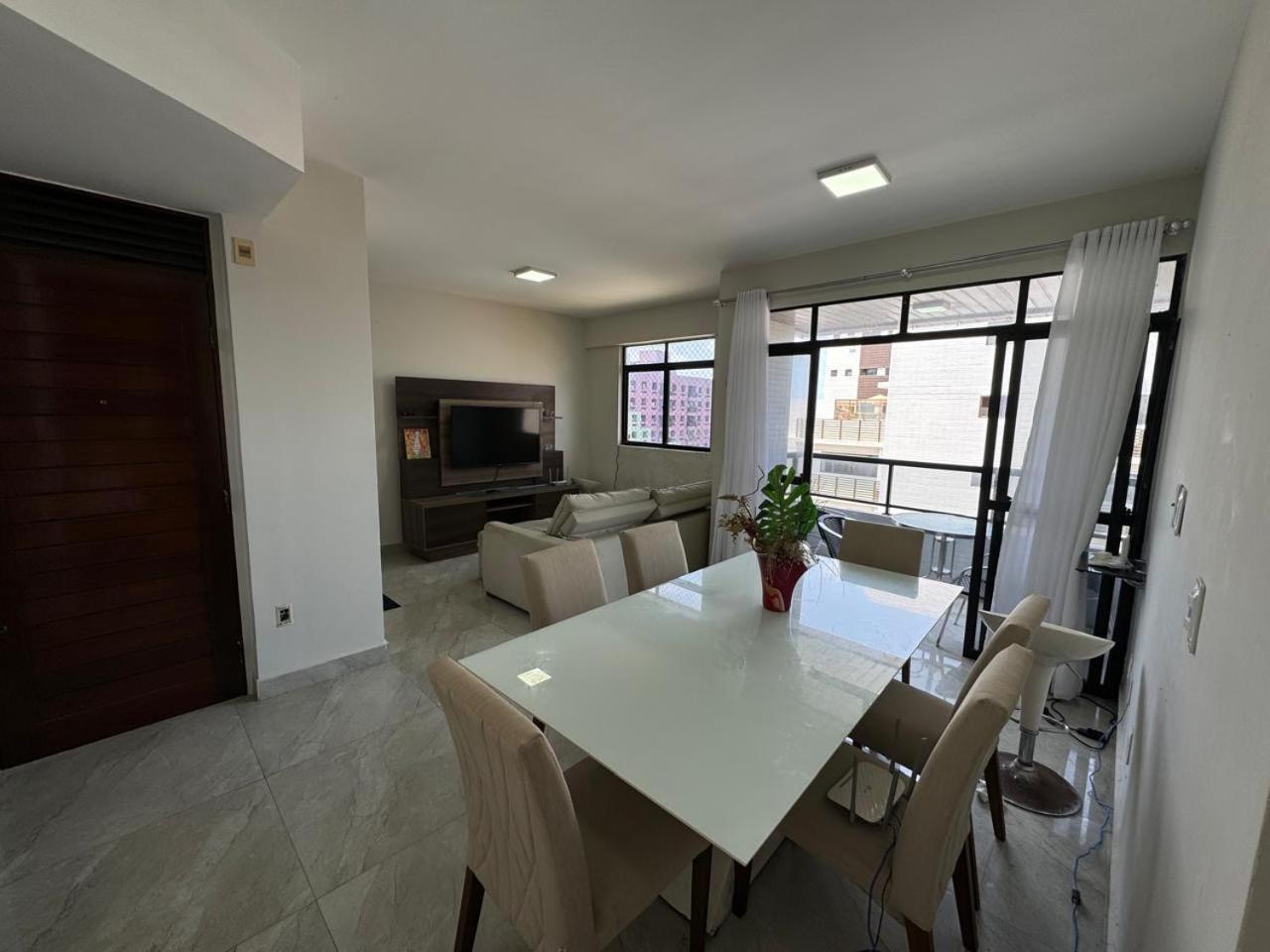 Apartment photo 2