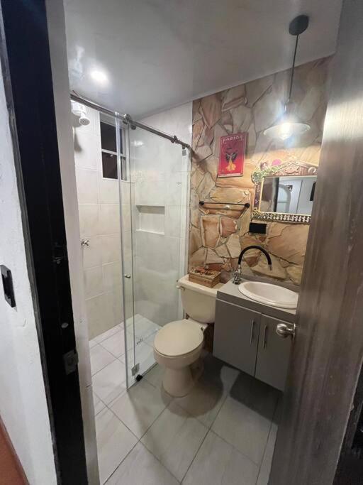 Twin Room with Private Bathroom photo 3