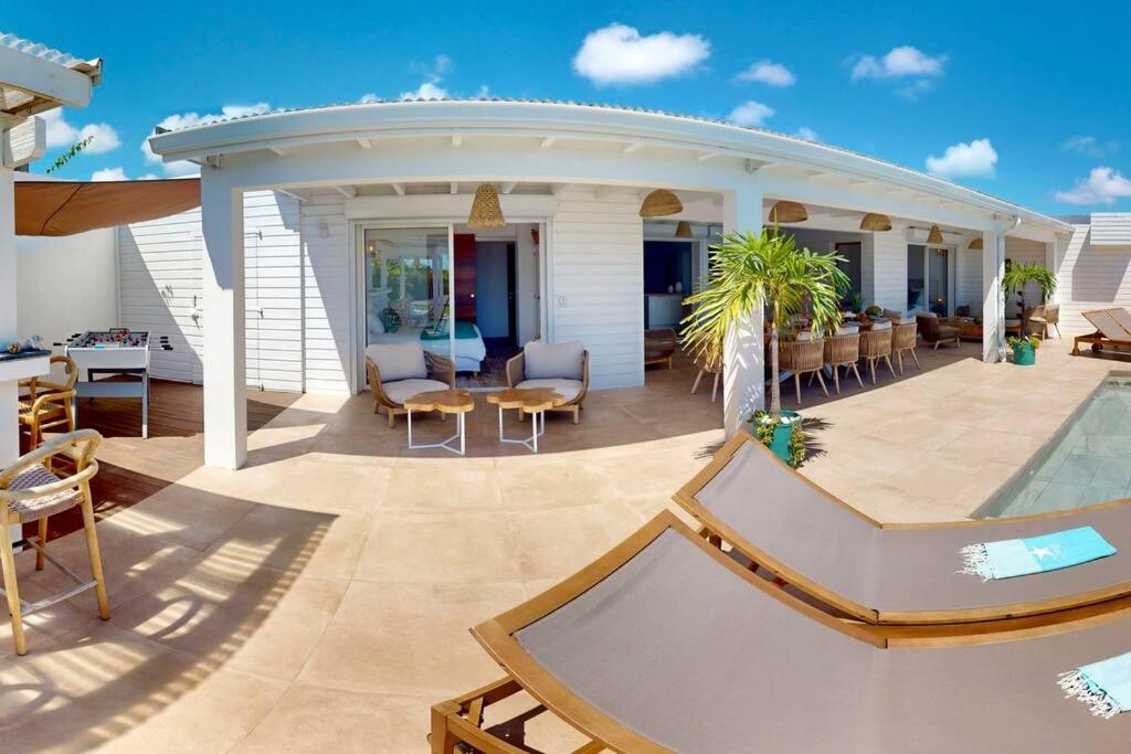 Villa photo 2