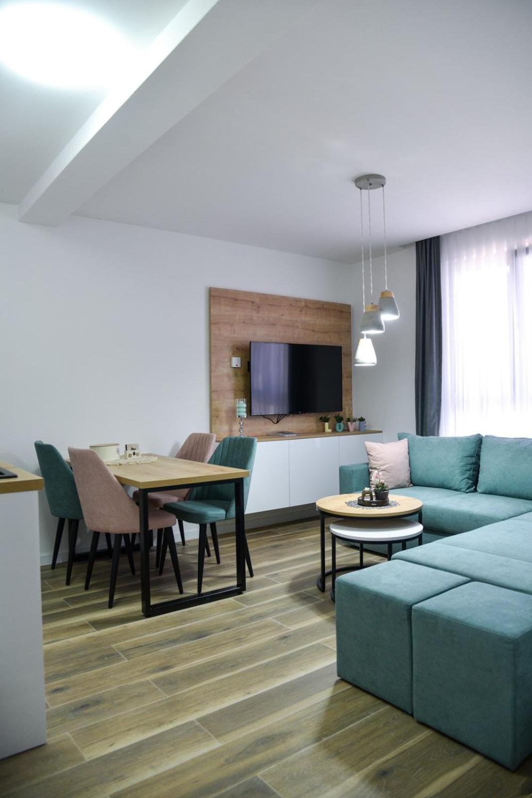 One-Bedroom Apartment photo 1