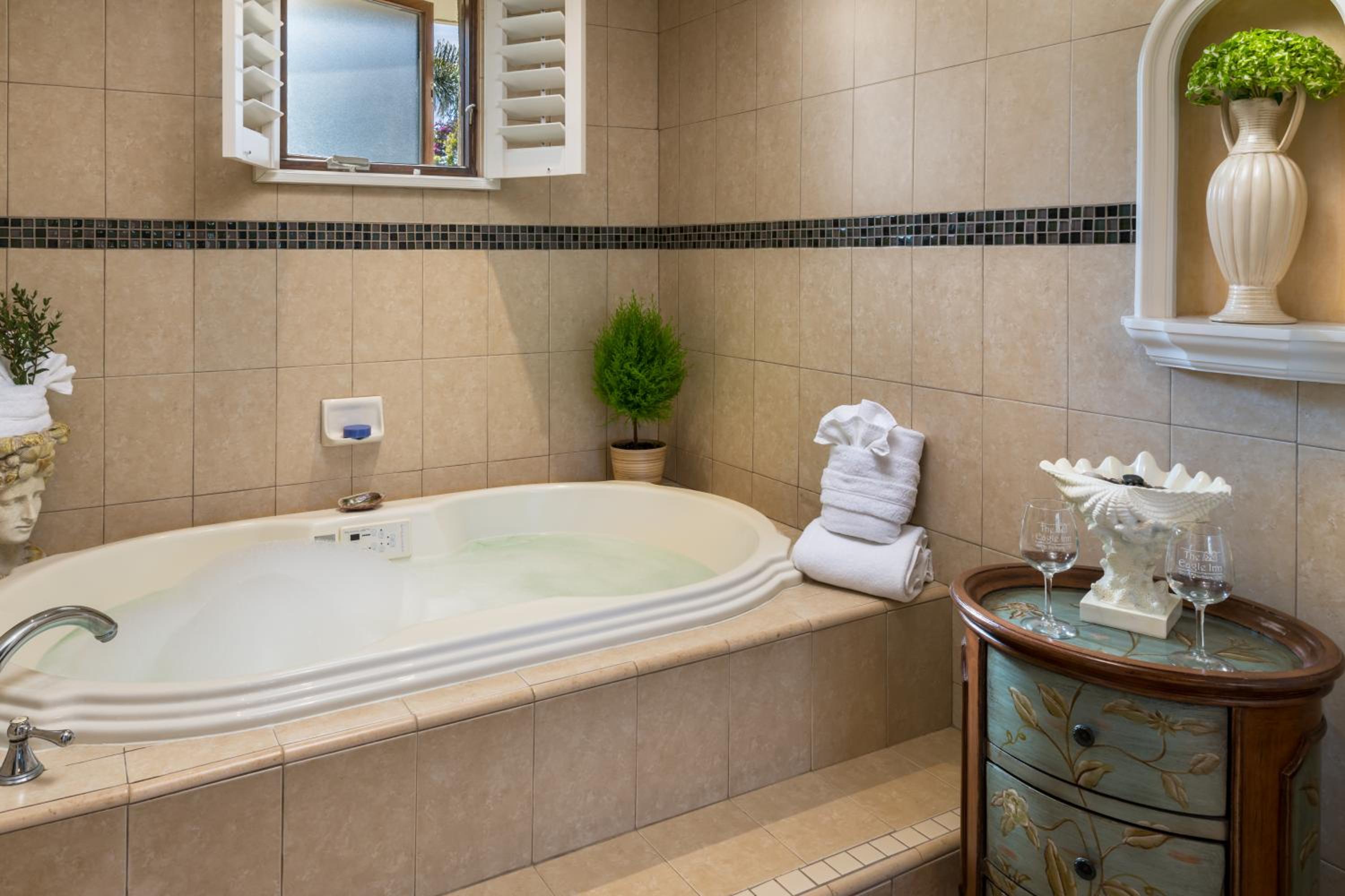 Deluxe King Studio Suite - Photo 14
