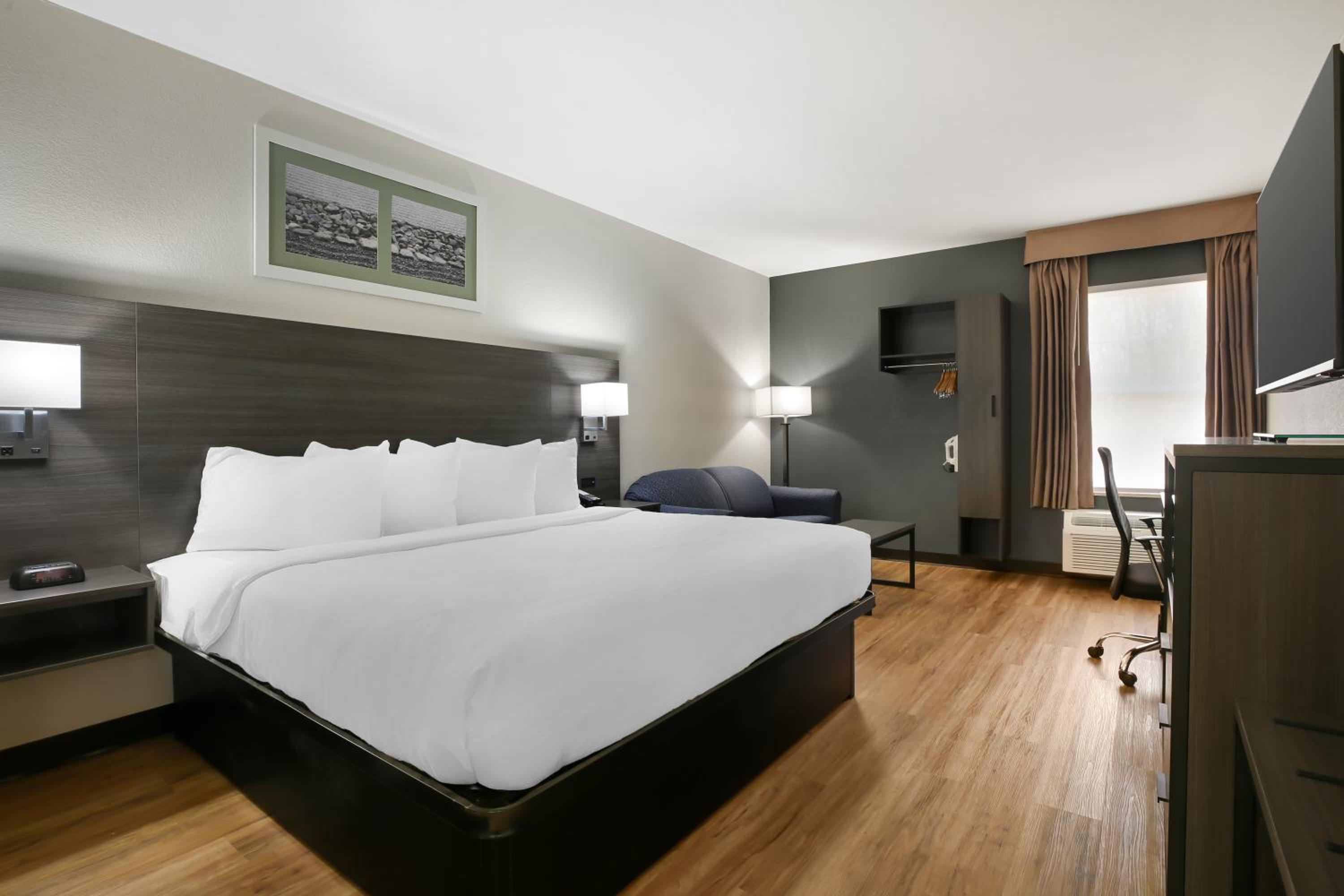 King Room with Sofa Bed - Non-Smoking