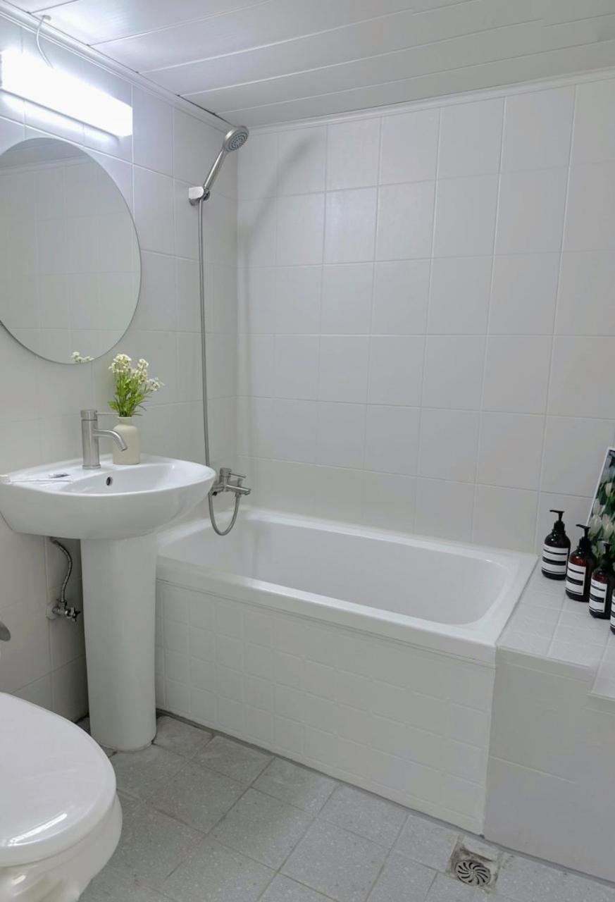 Deluxe Double Room With Bath photo 2