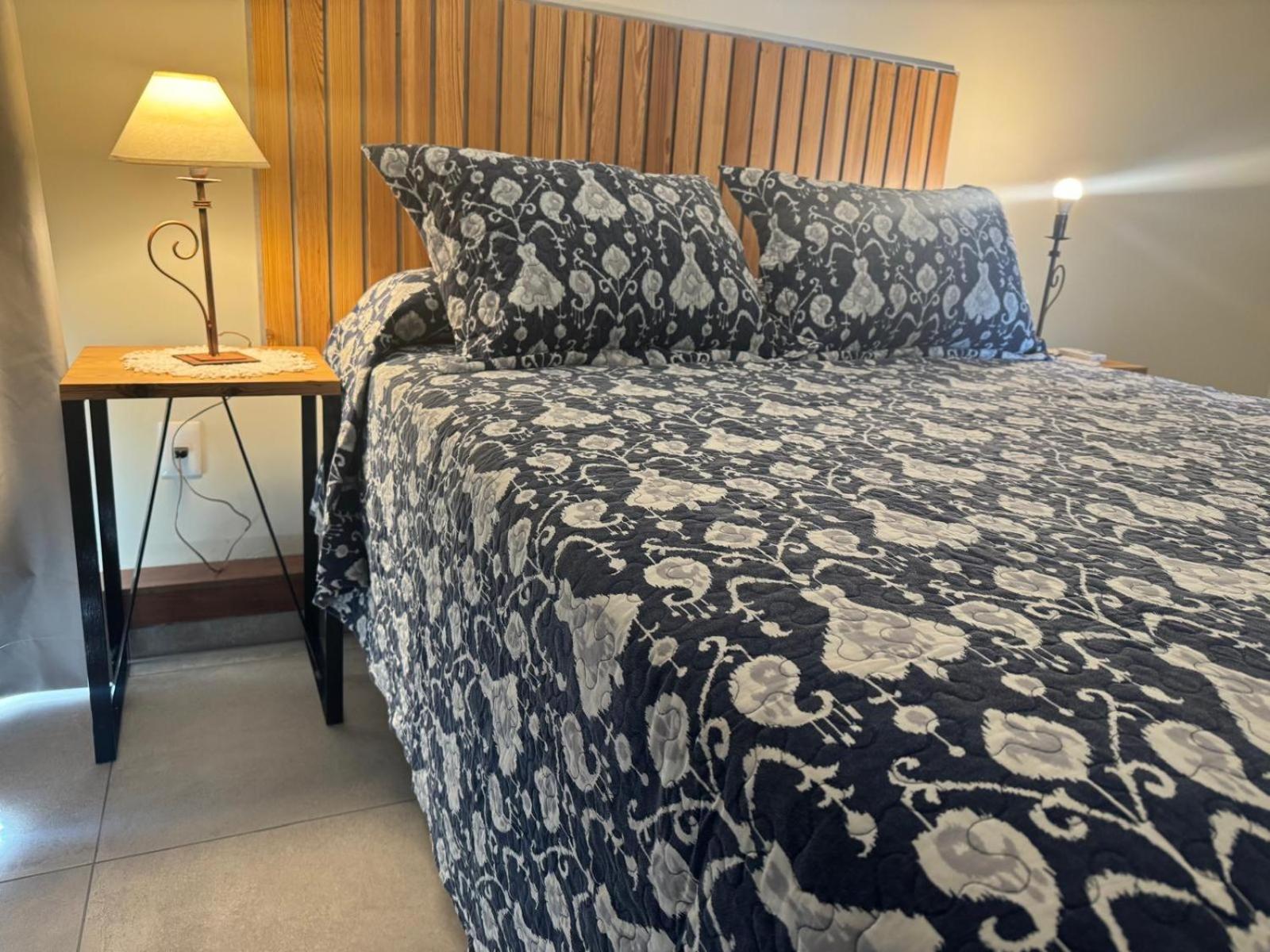 Deluxe One-Bedroom Apartment with Ocean View