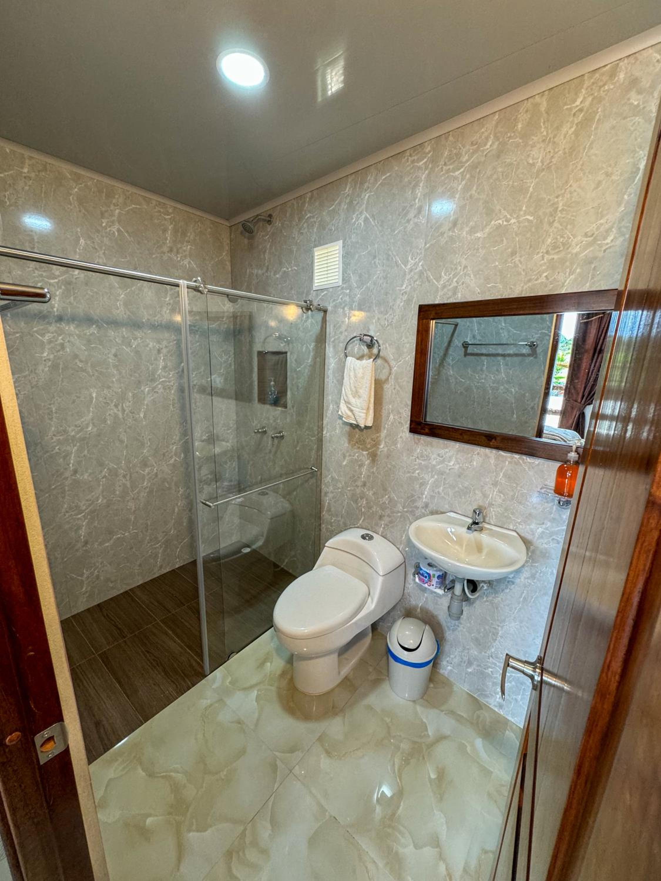 Quadruple Room With Private Bathroom photo 3