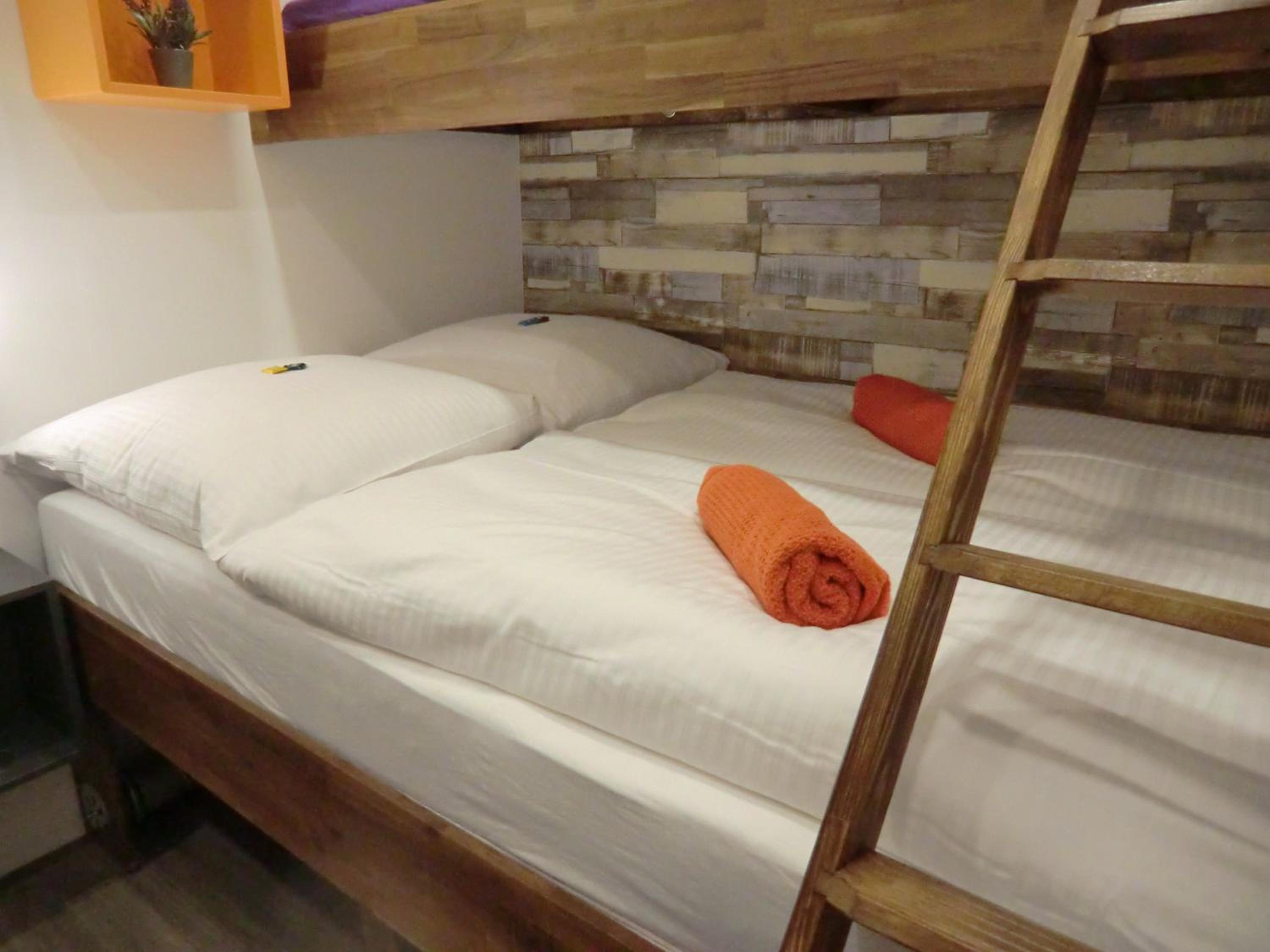Triple Room With Shared Bathroom photo 2