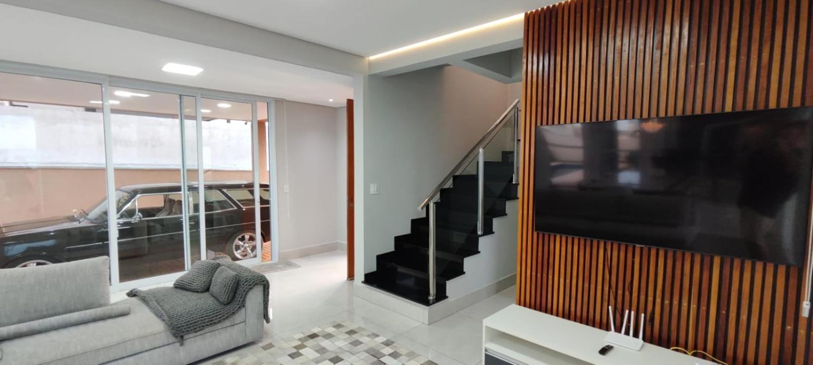Four-Bedroom House photo 3