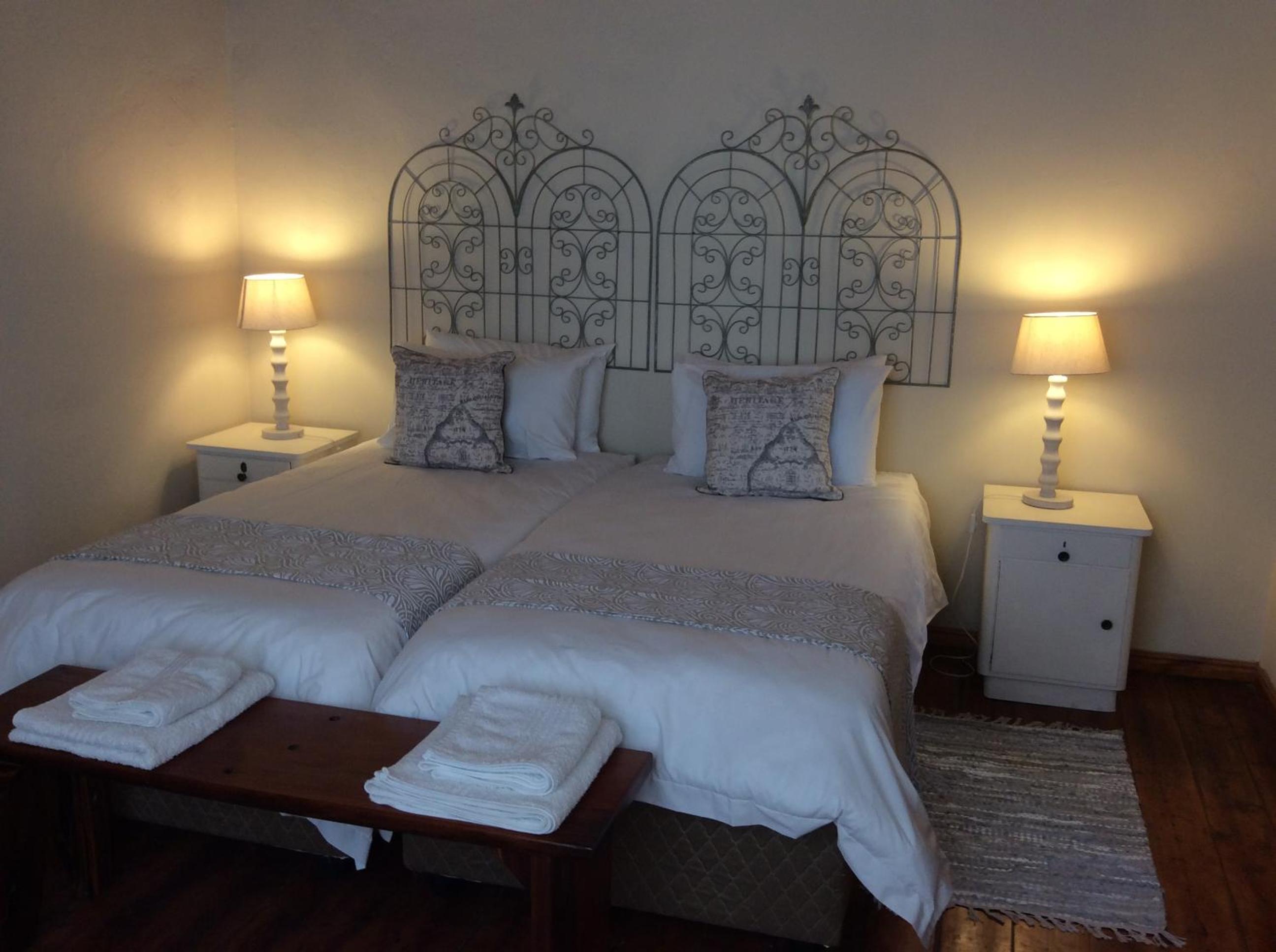 Three-Bedroom Cottage - Photo 3