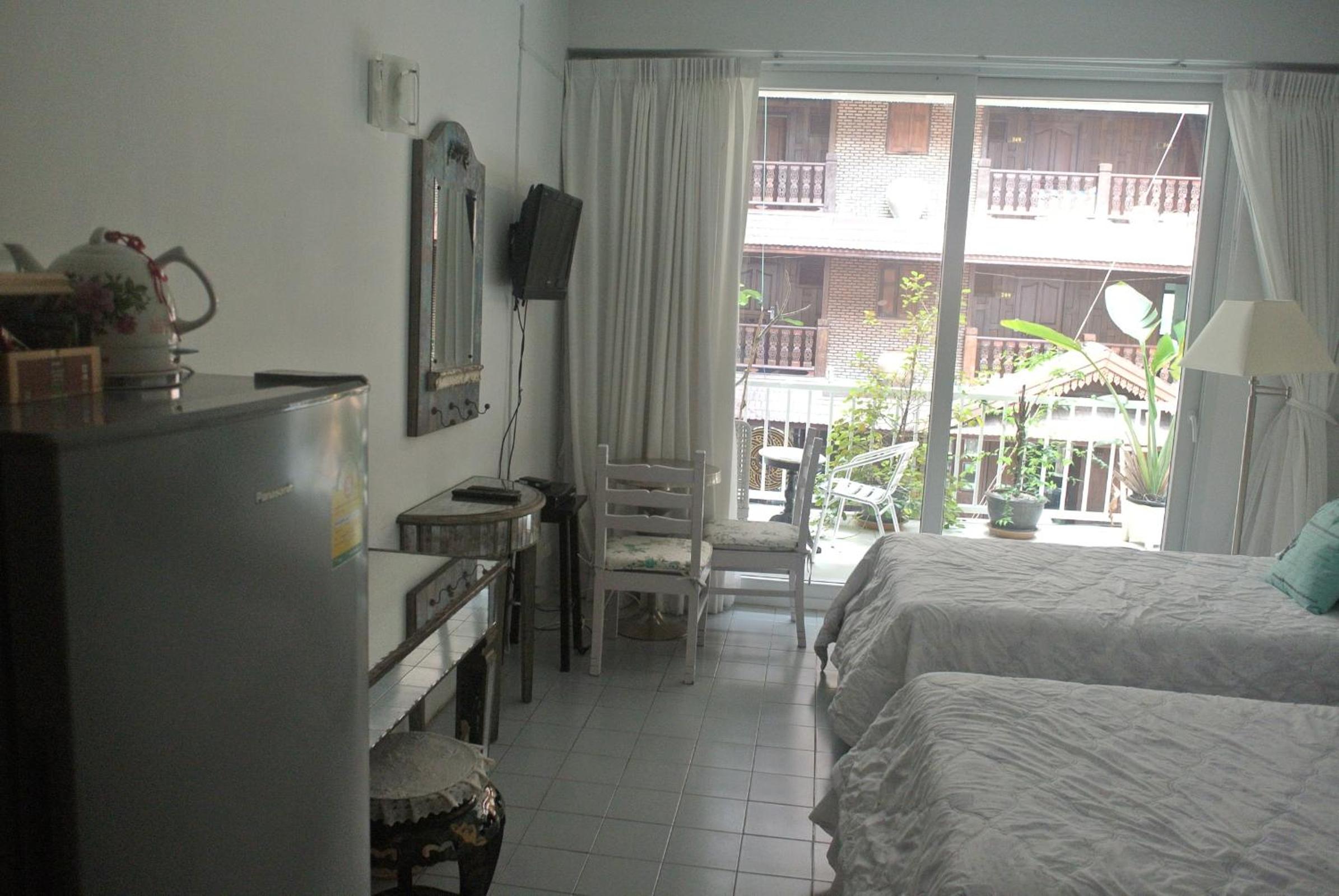 Deluxe Twin Room photo 2