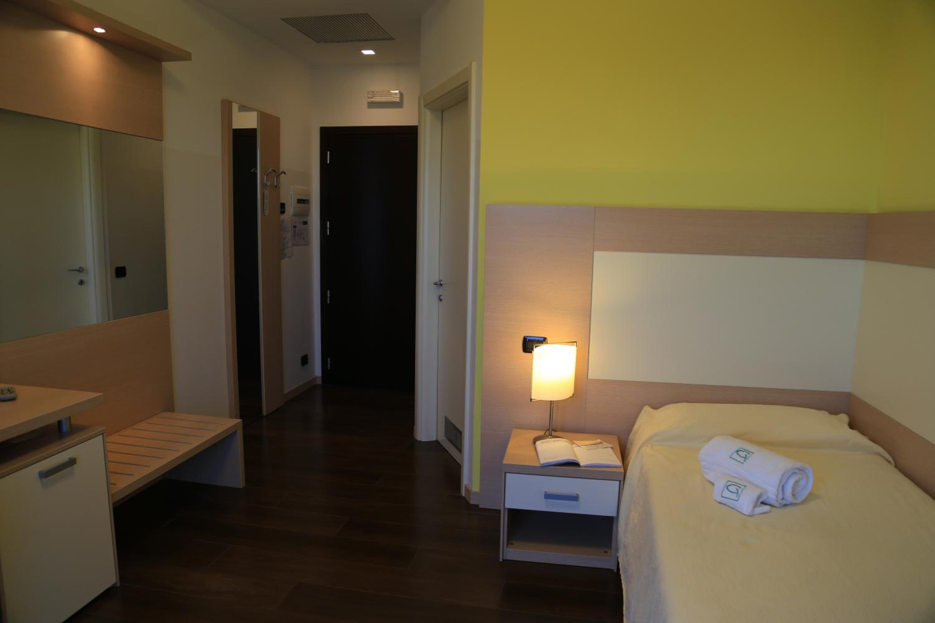 Single Room photo 3