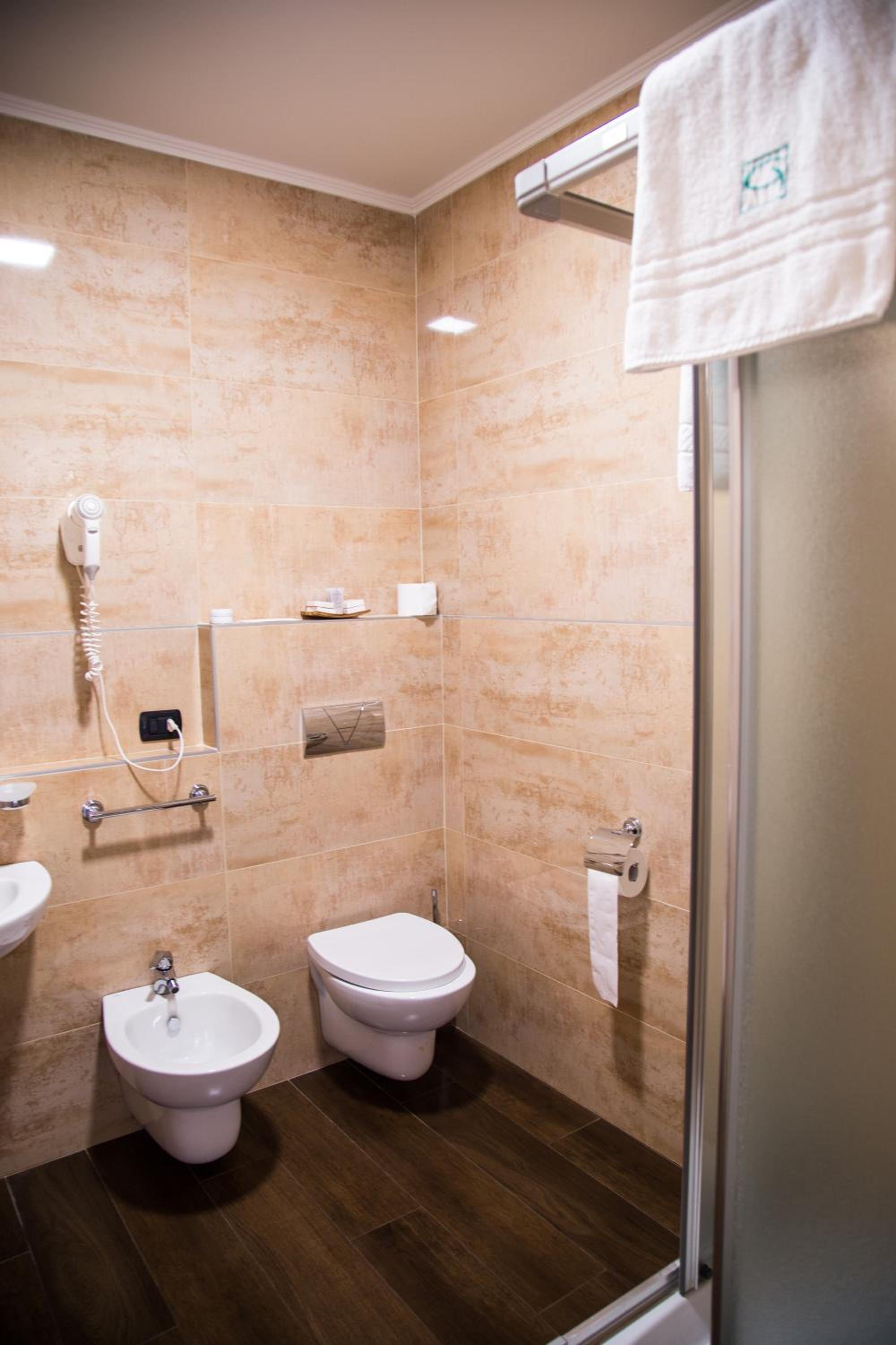 Double or Twin Room photo 3