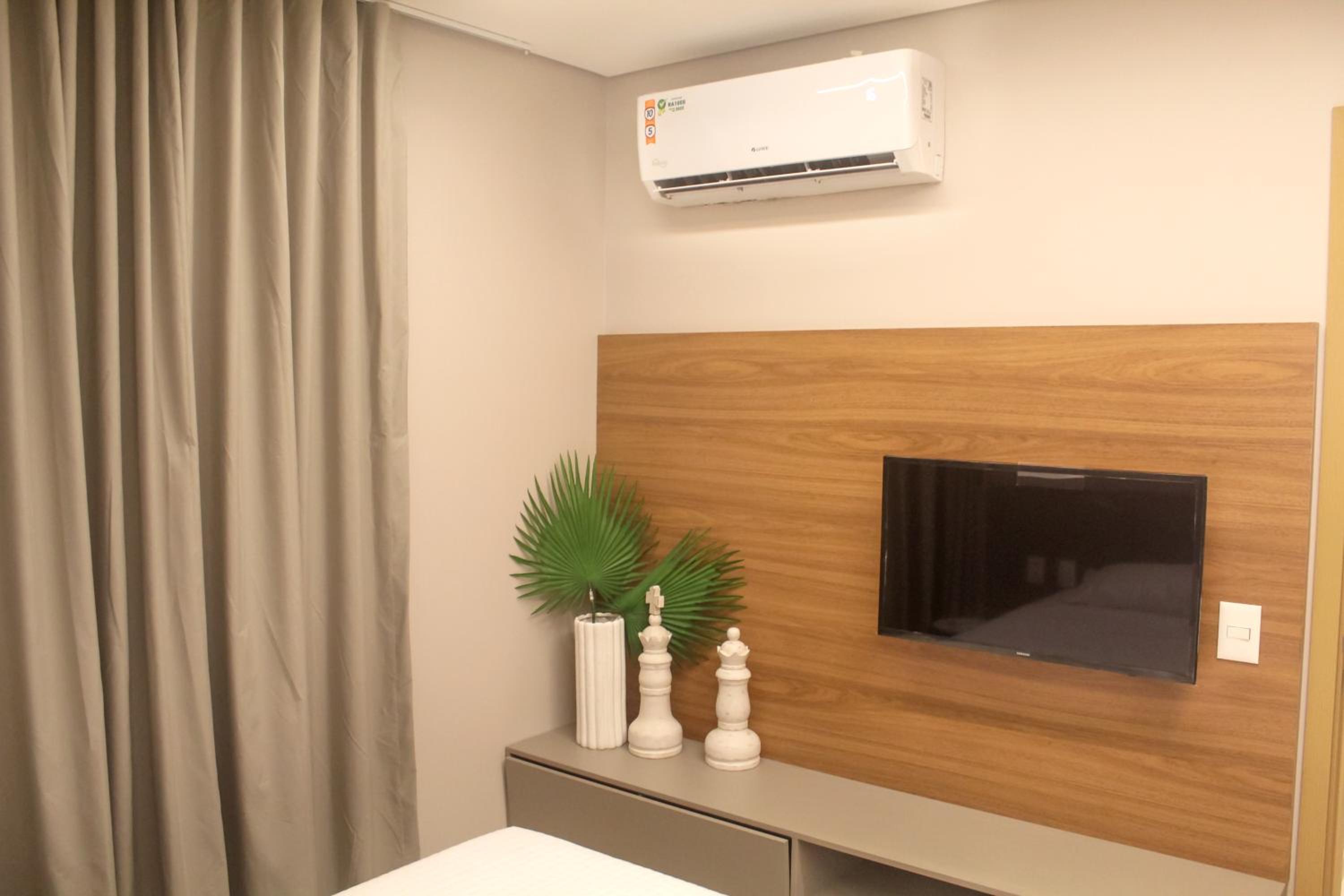Deluxe One-Bedroom Apartment with Ocean View photo 3