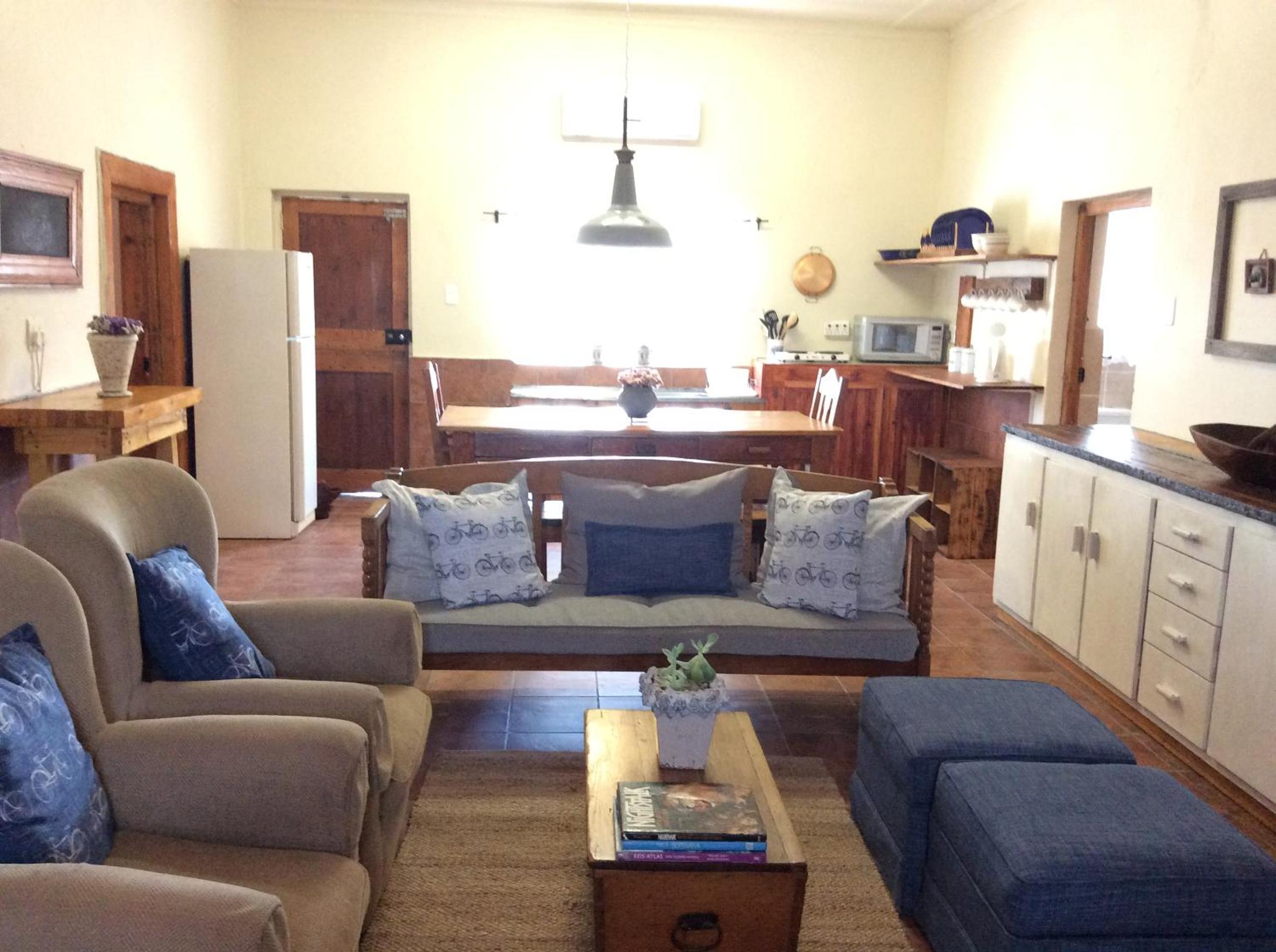 Three-Bedroom Cottage - Photo 4