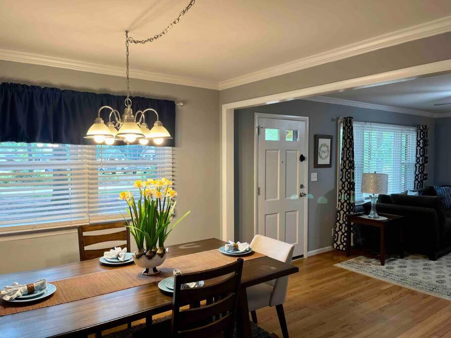 Three-Bedroom House photo 2