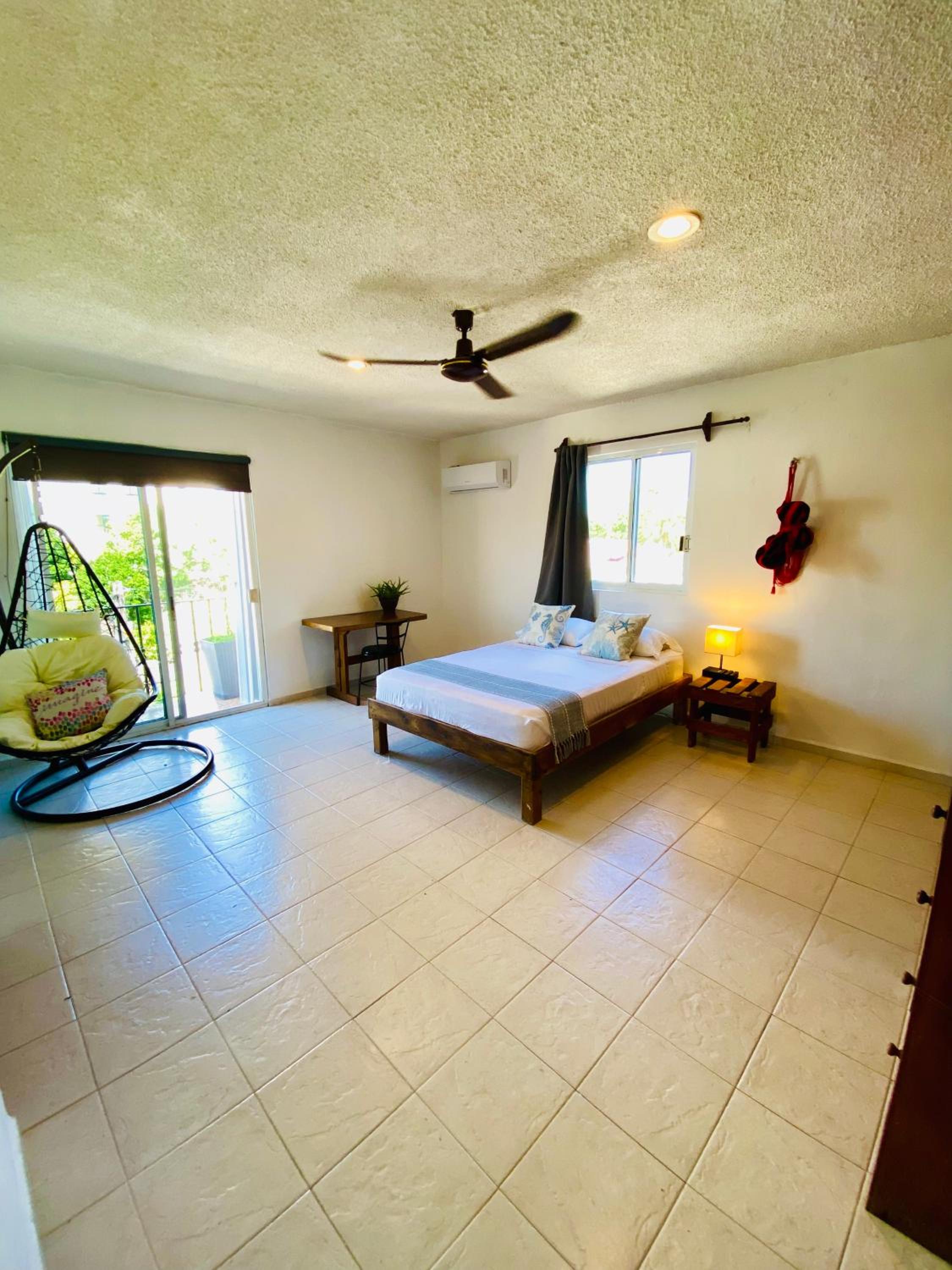 Double Room with Shared Bathroom photo 2