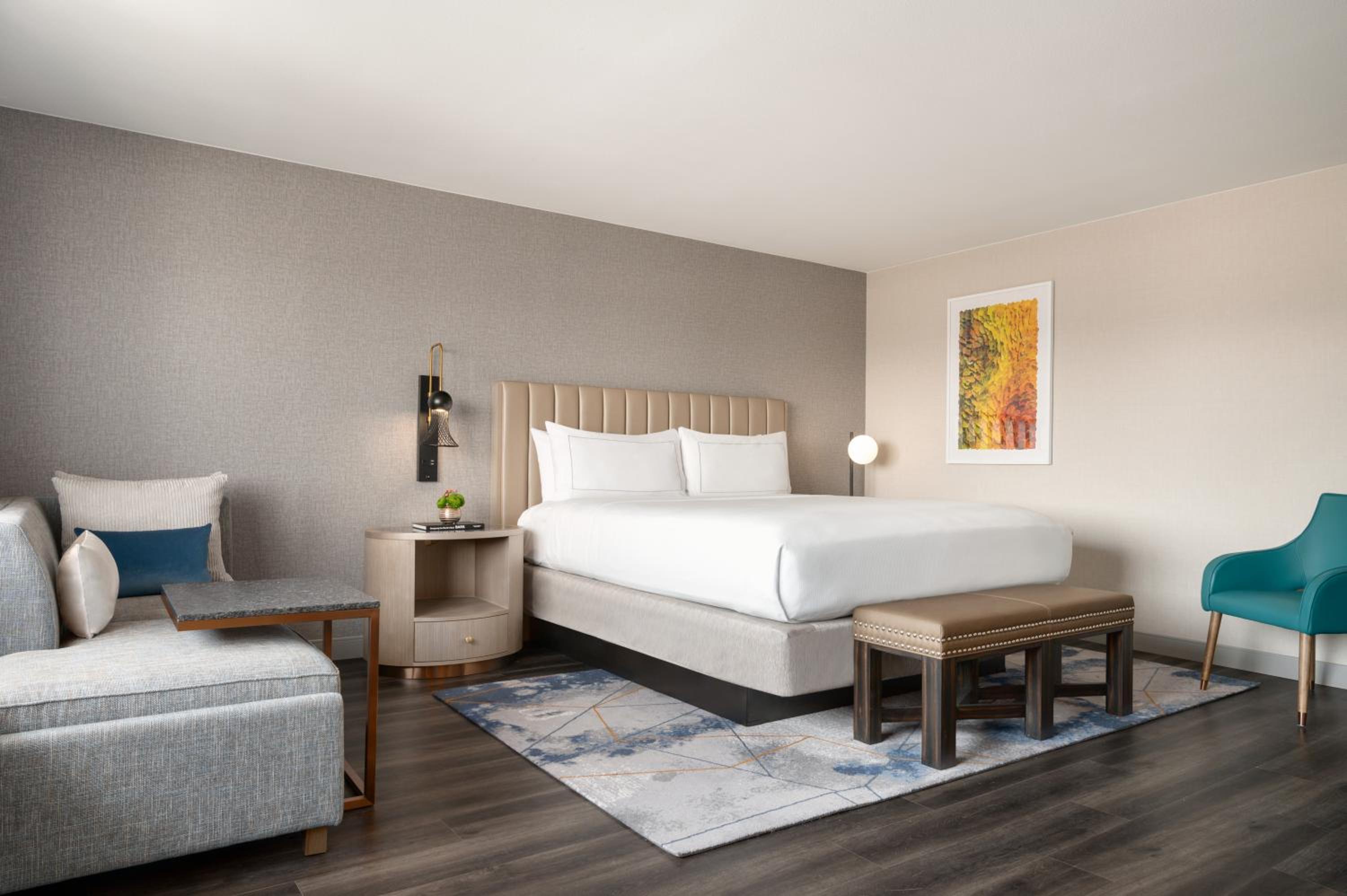 Deluxe King Room - Photo 4