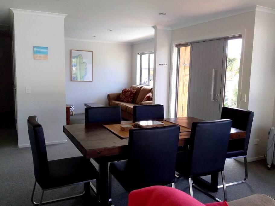 Three-Bedroom Holiday Home  photo 2