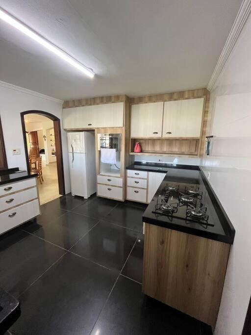 Four-Bedroom House photo 3