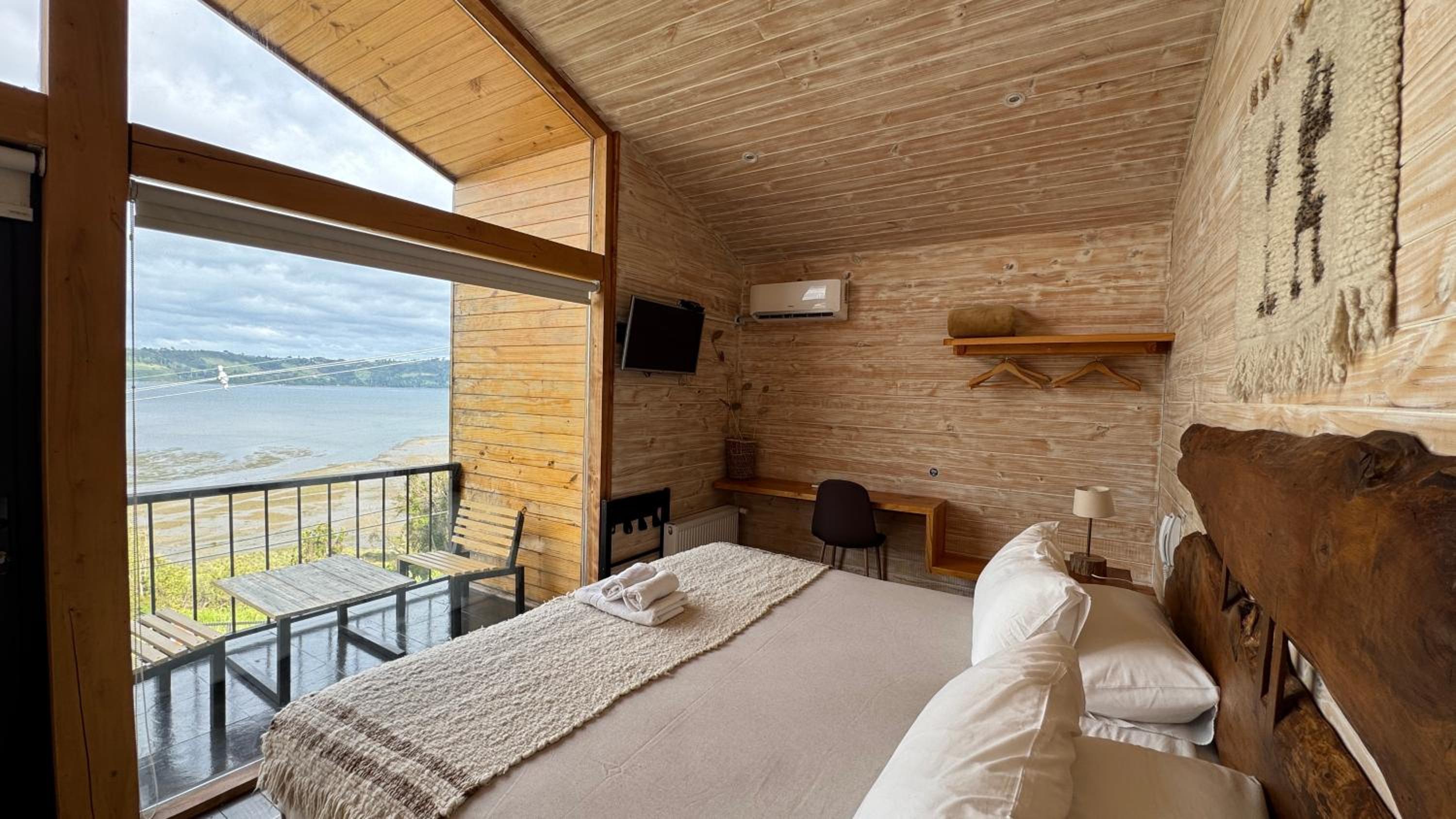Deluxe Double Room With Sea View photo 3