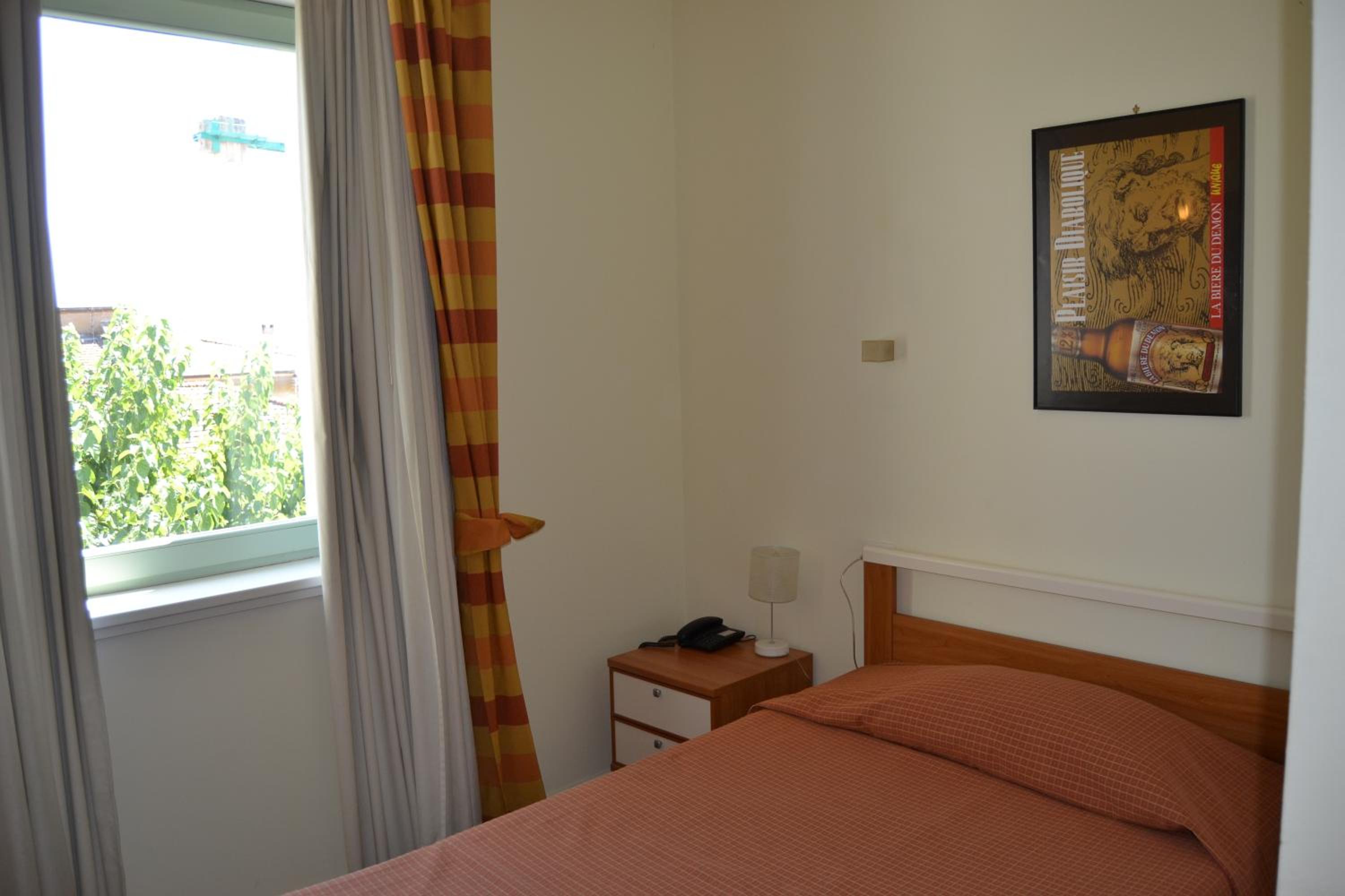 Single Room photo 1