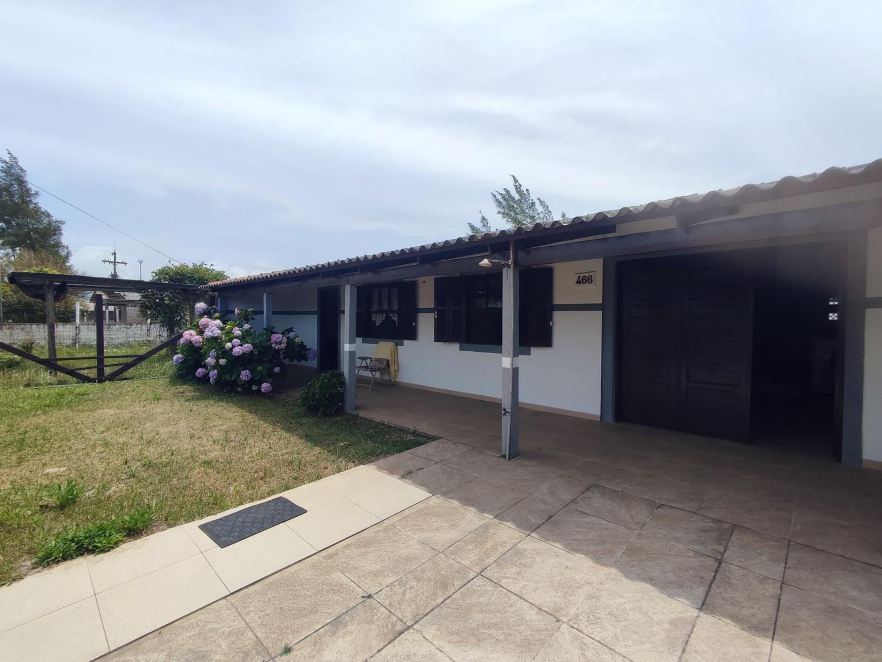 Three-Bedroom House photo 2