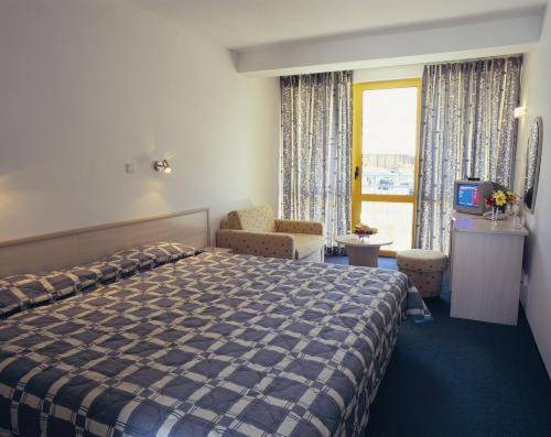 Twin Room with Balcony (2 Adults)