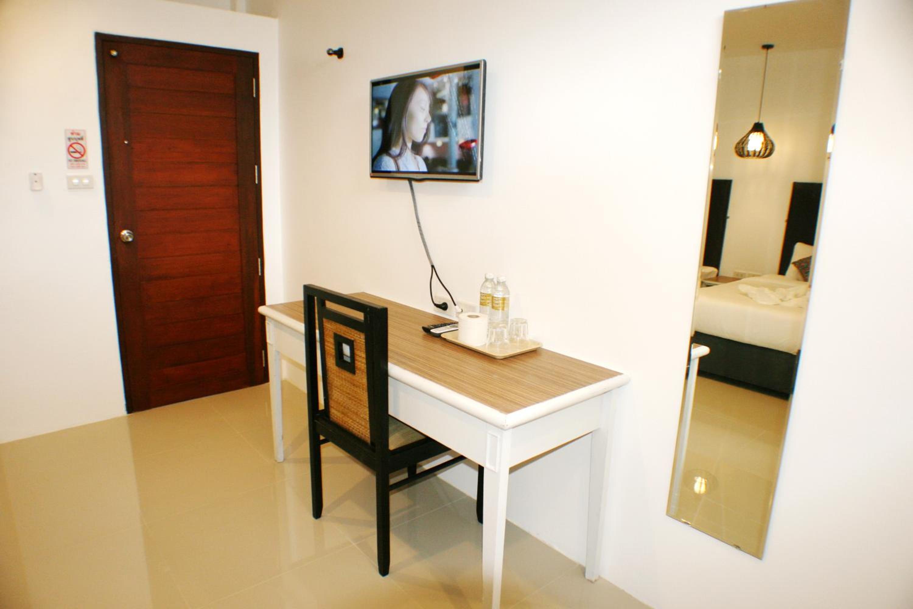 Twin Room with Private Bathroom photo 3