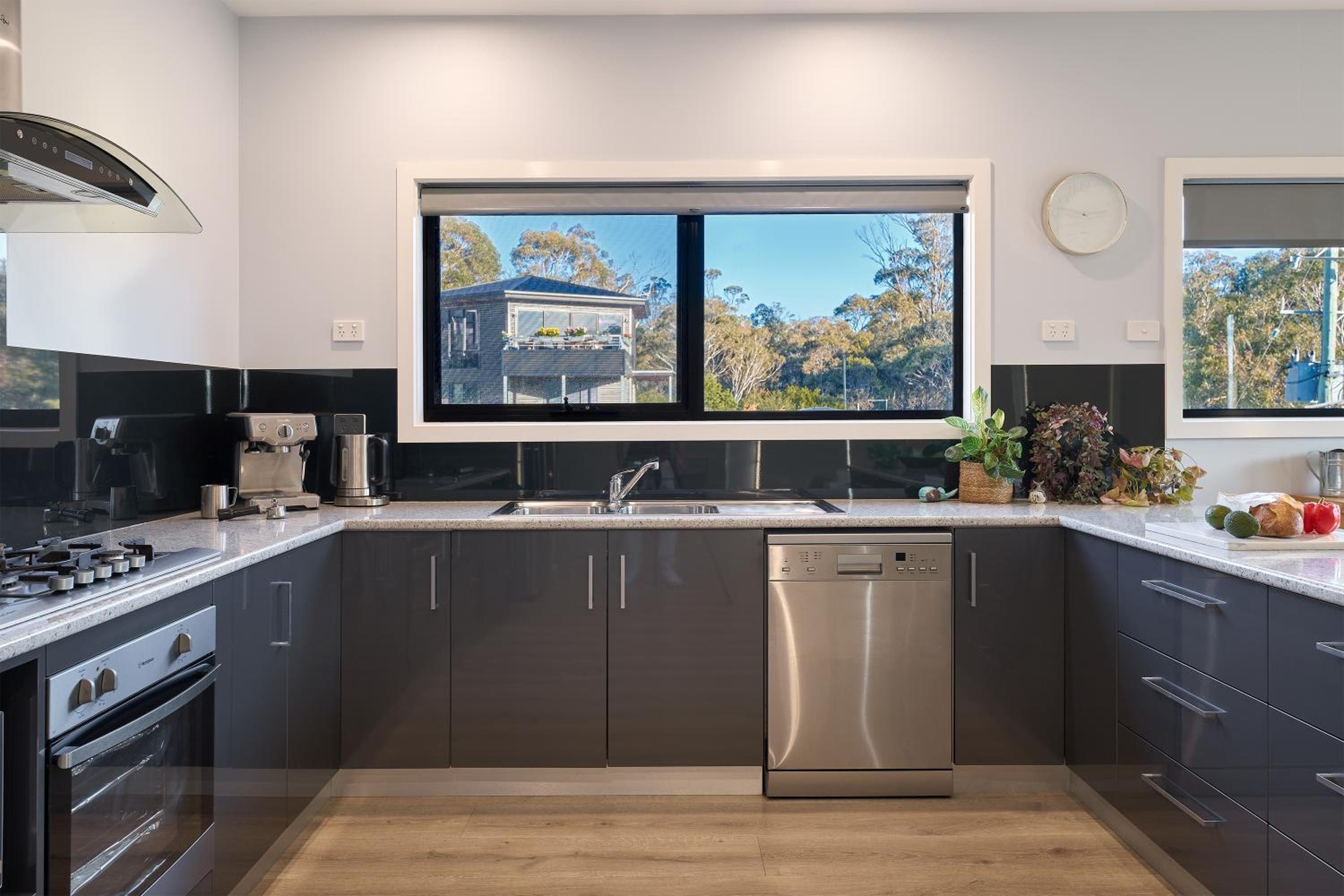 Three-Bedroom House photo 2