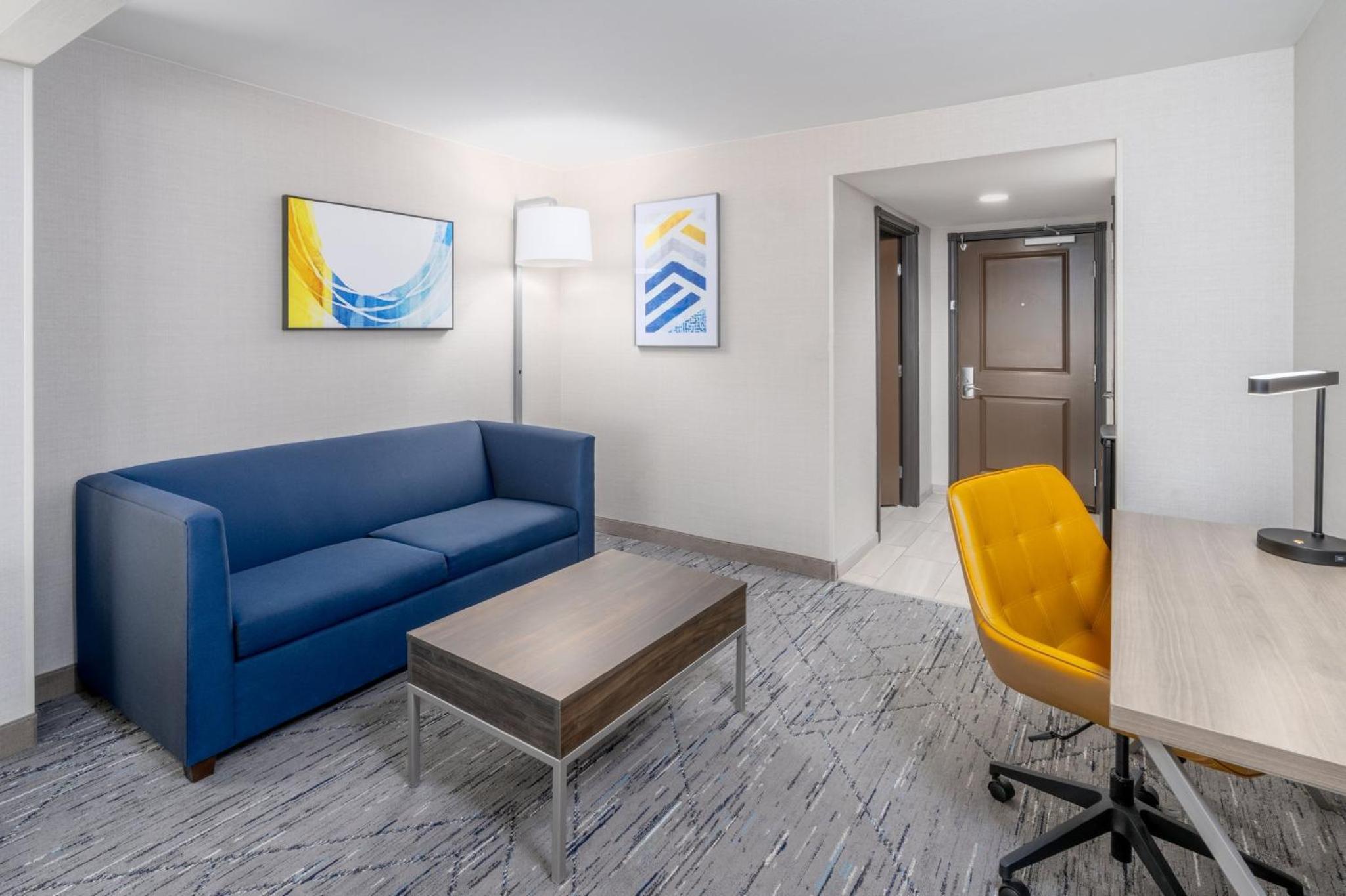 Suite - Hearing Accessible - Non-Smoking - Photo 4