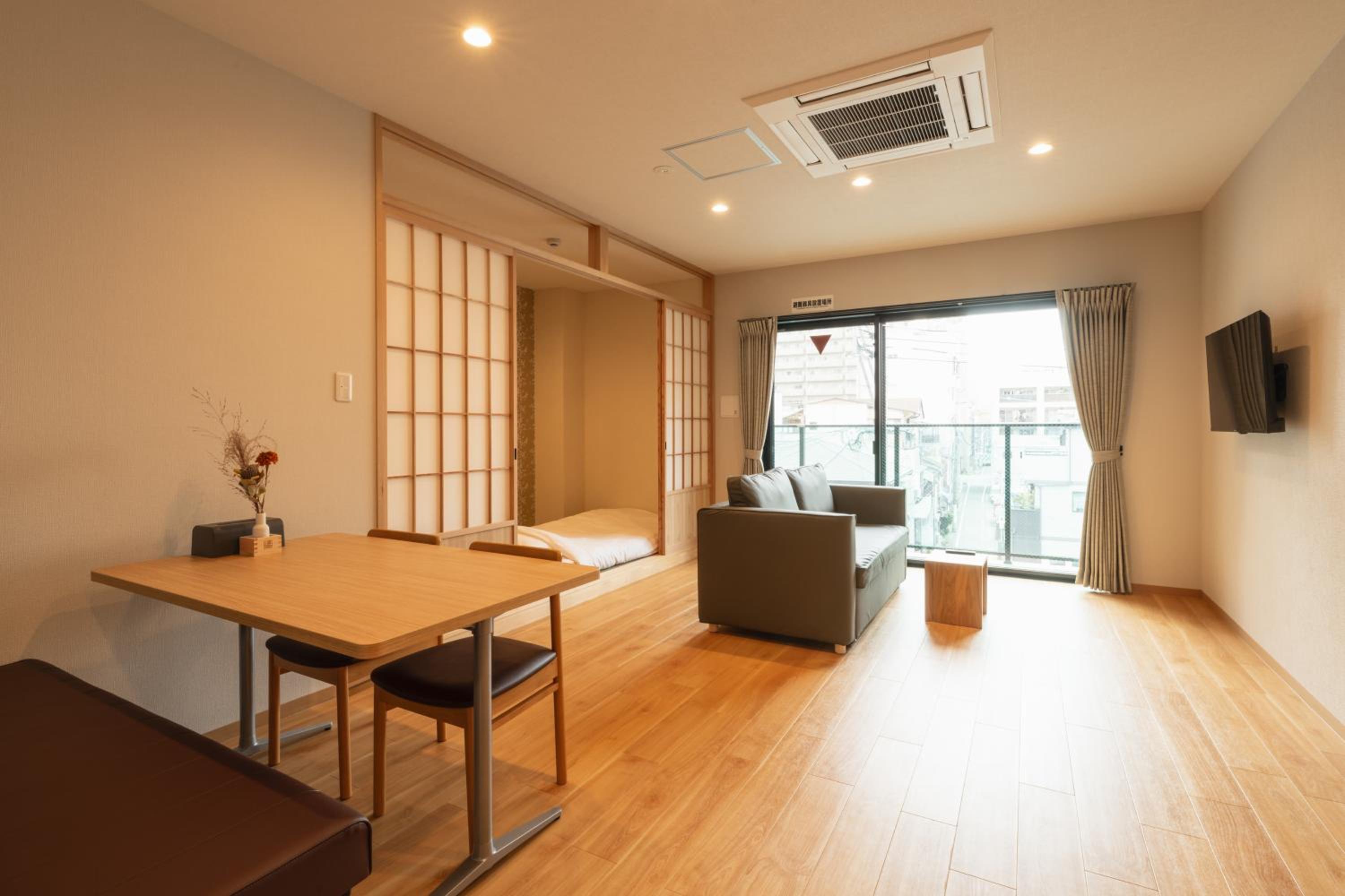 三卧室豪华公寓带阳台