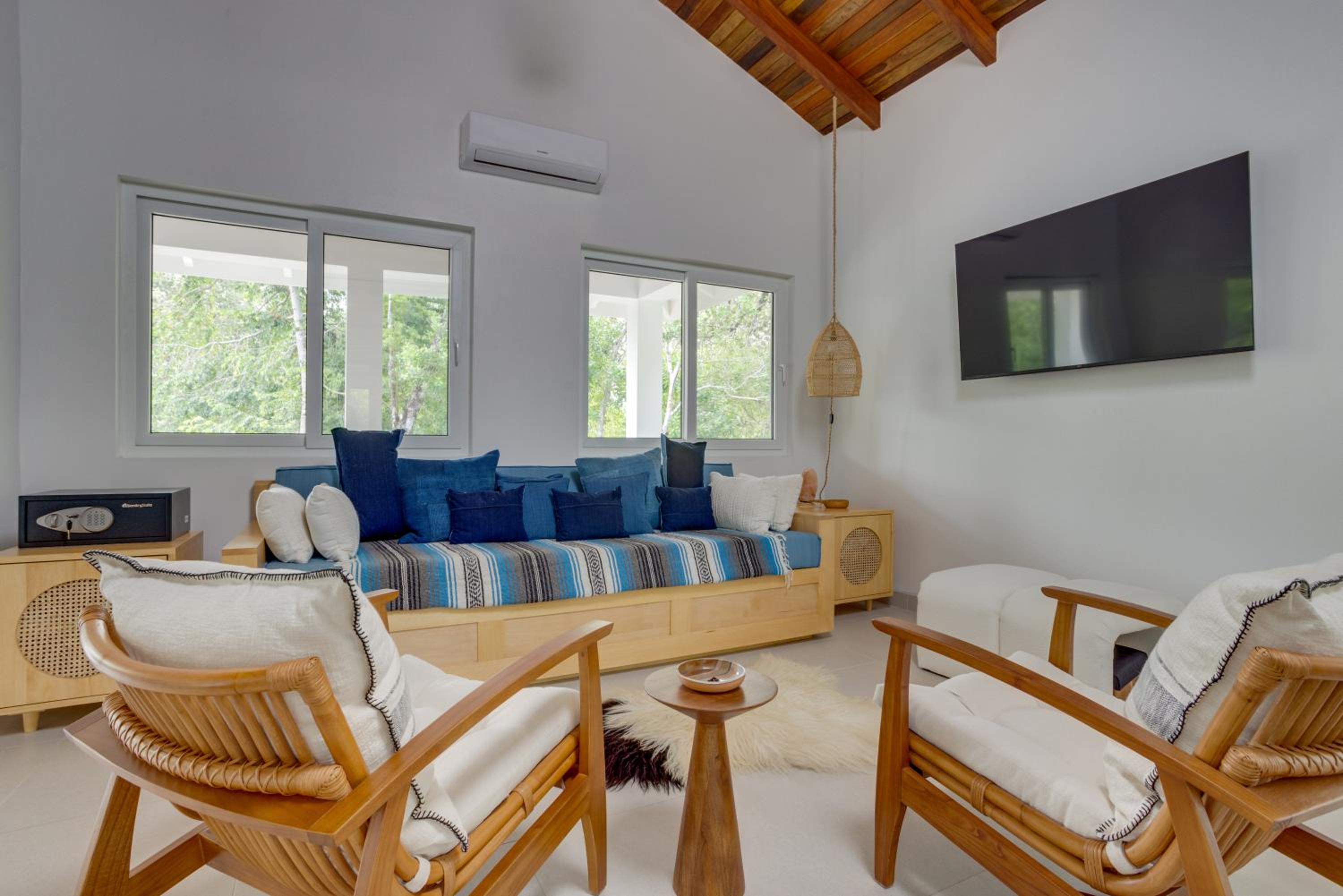 Two-Bedroom House photo 2