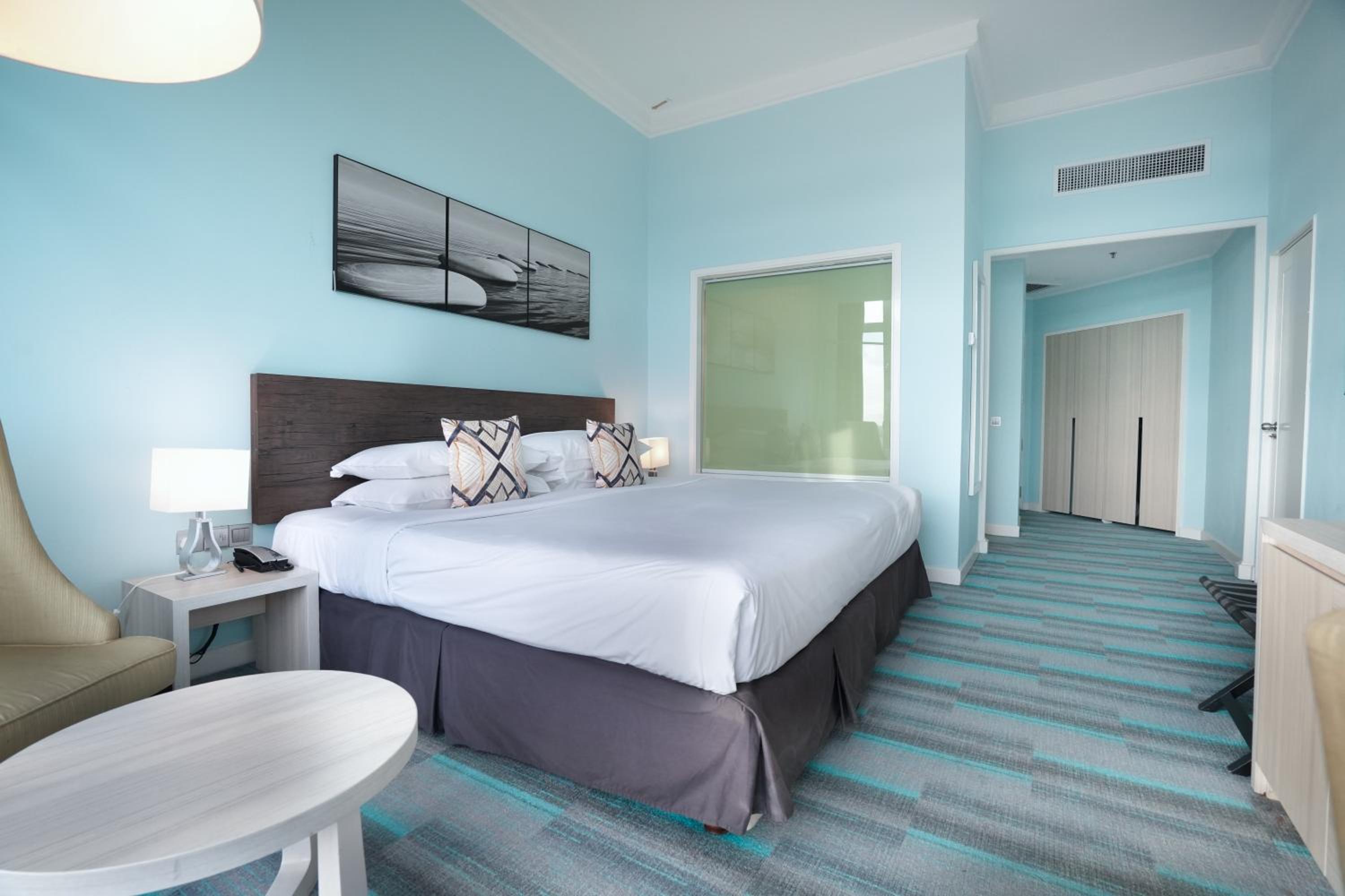 Deluxe Seaview King Room