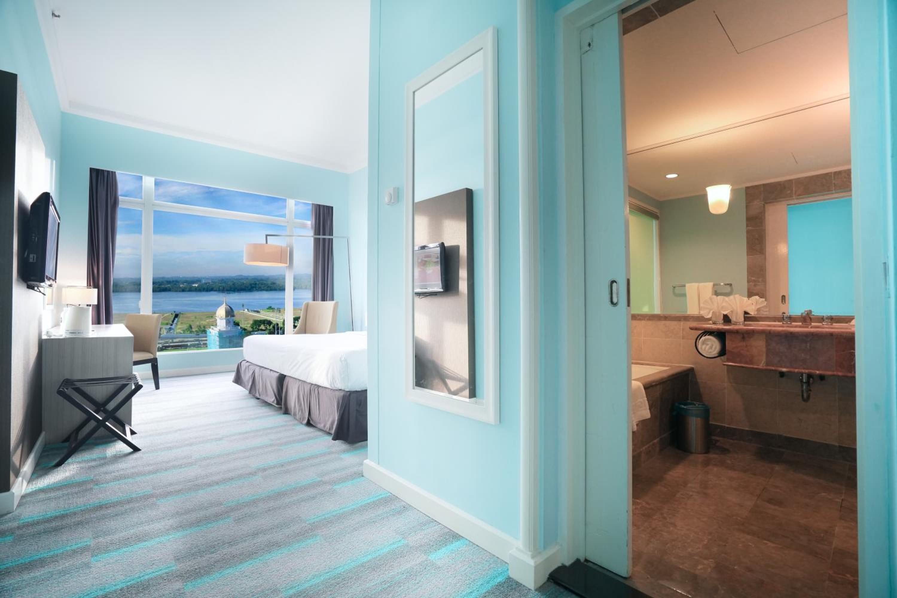 Deluxe Seaview King Room